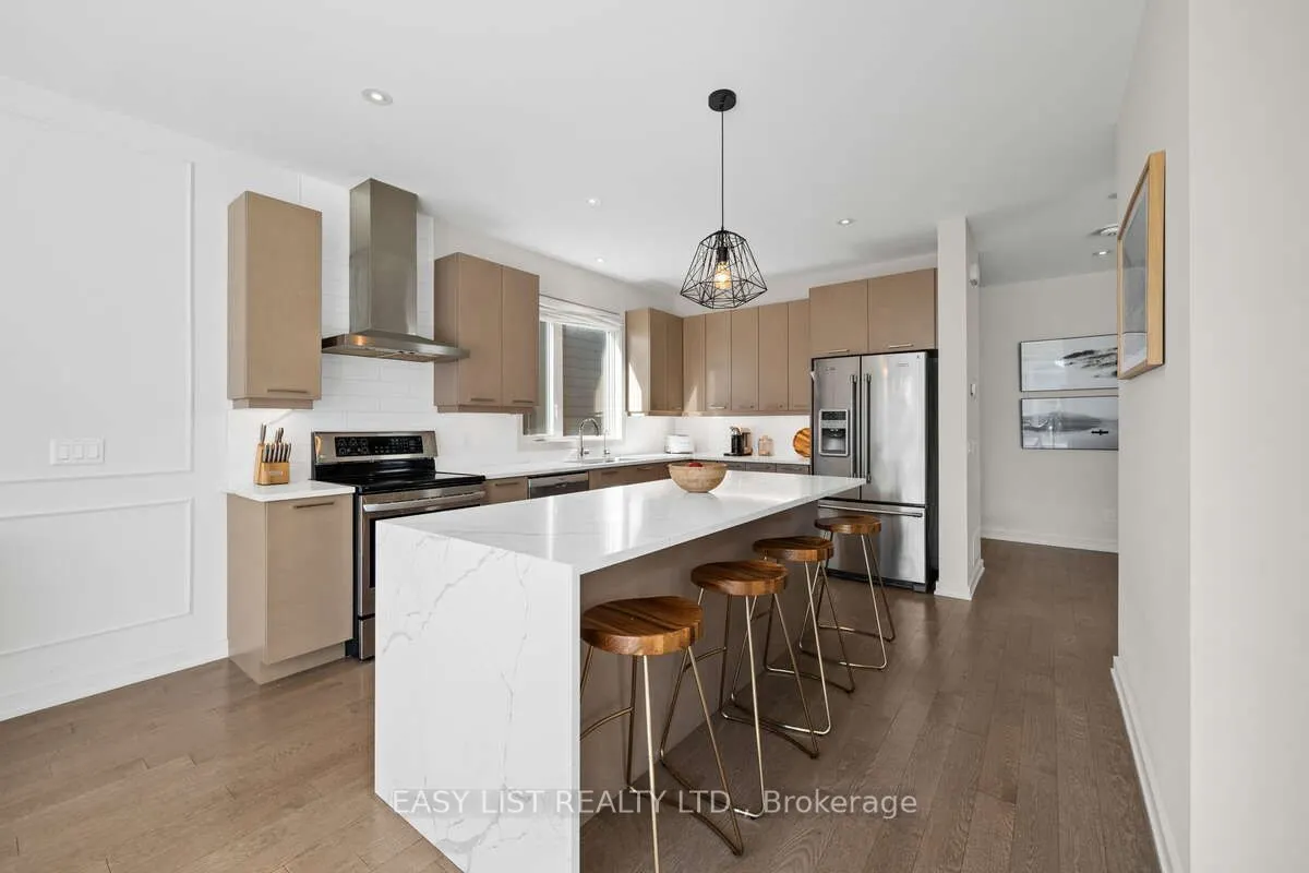 775 Carnelian Crescent