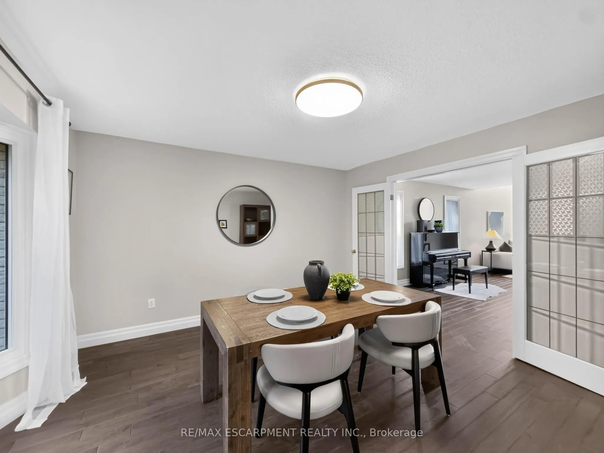 12 Sundrop Court