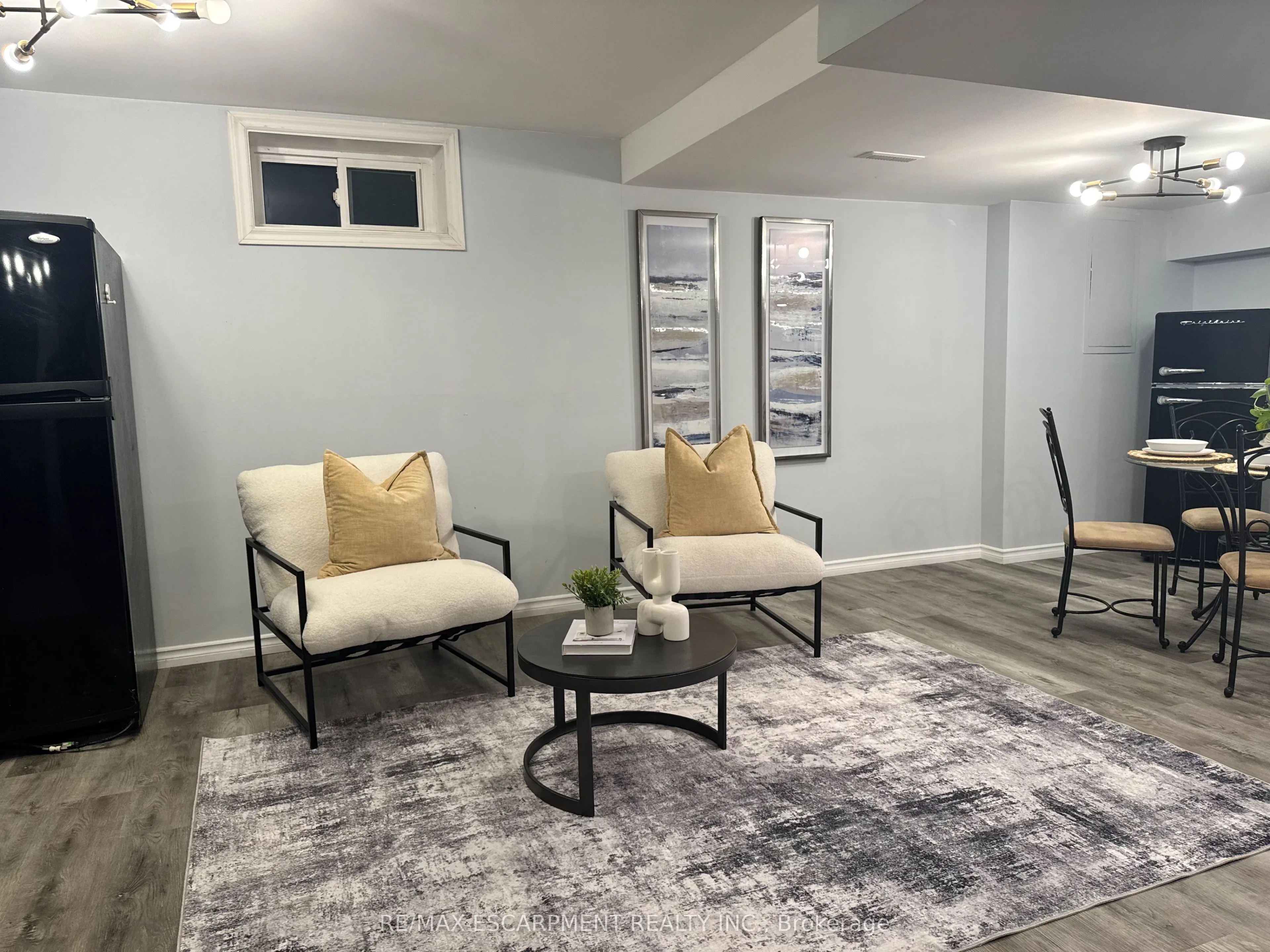 12 Sundrop Court