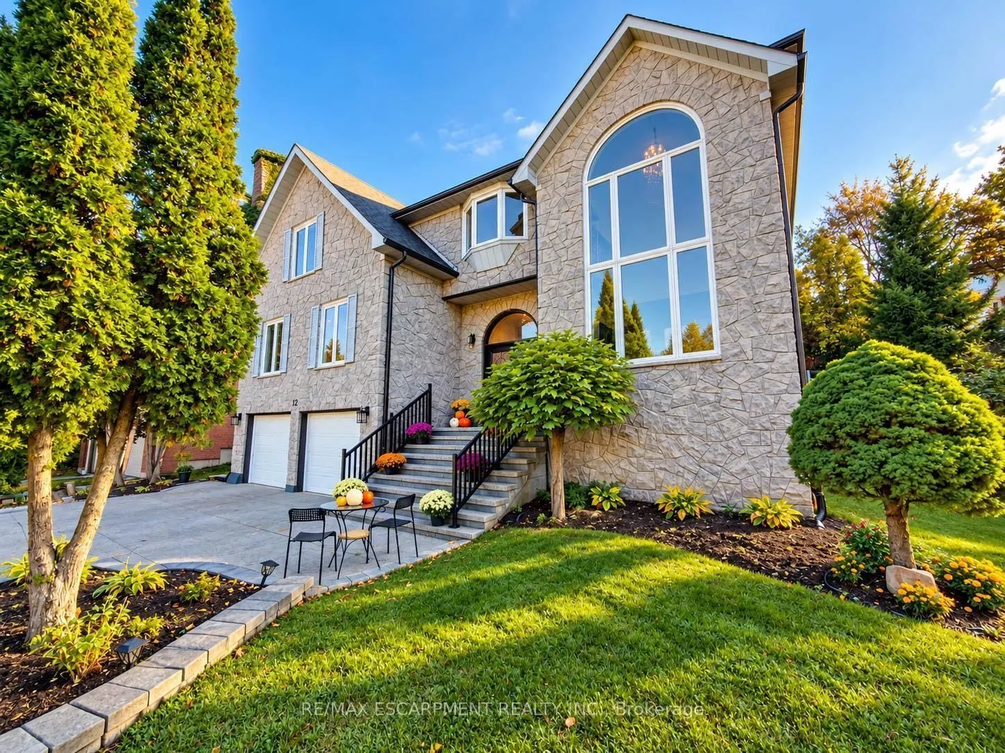 12 Sundrop Court