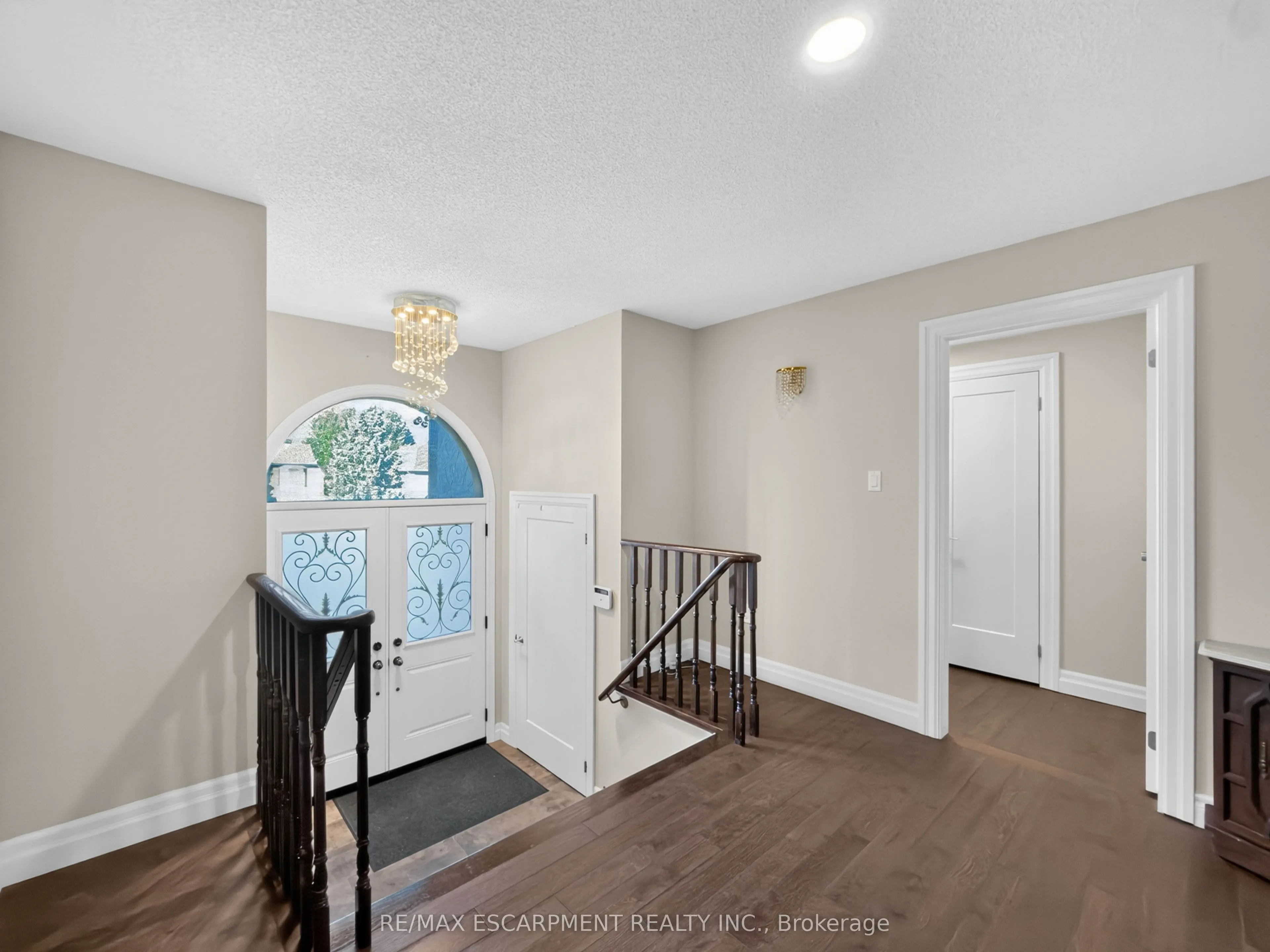 12 Sundrop Court