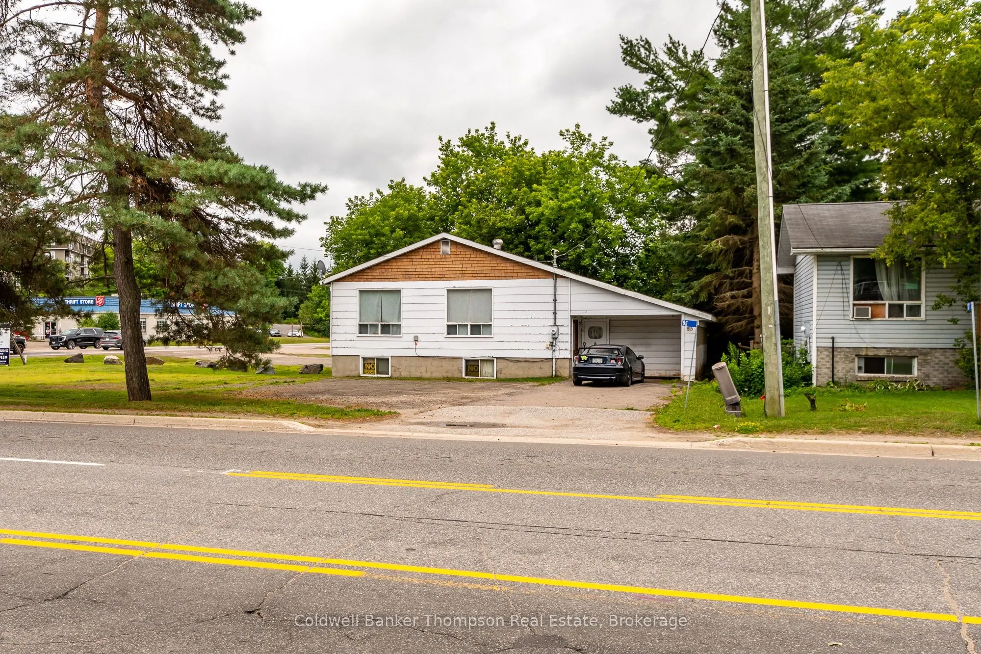 81 Centre St N & 85 West Road