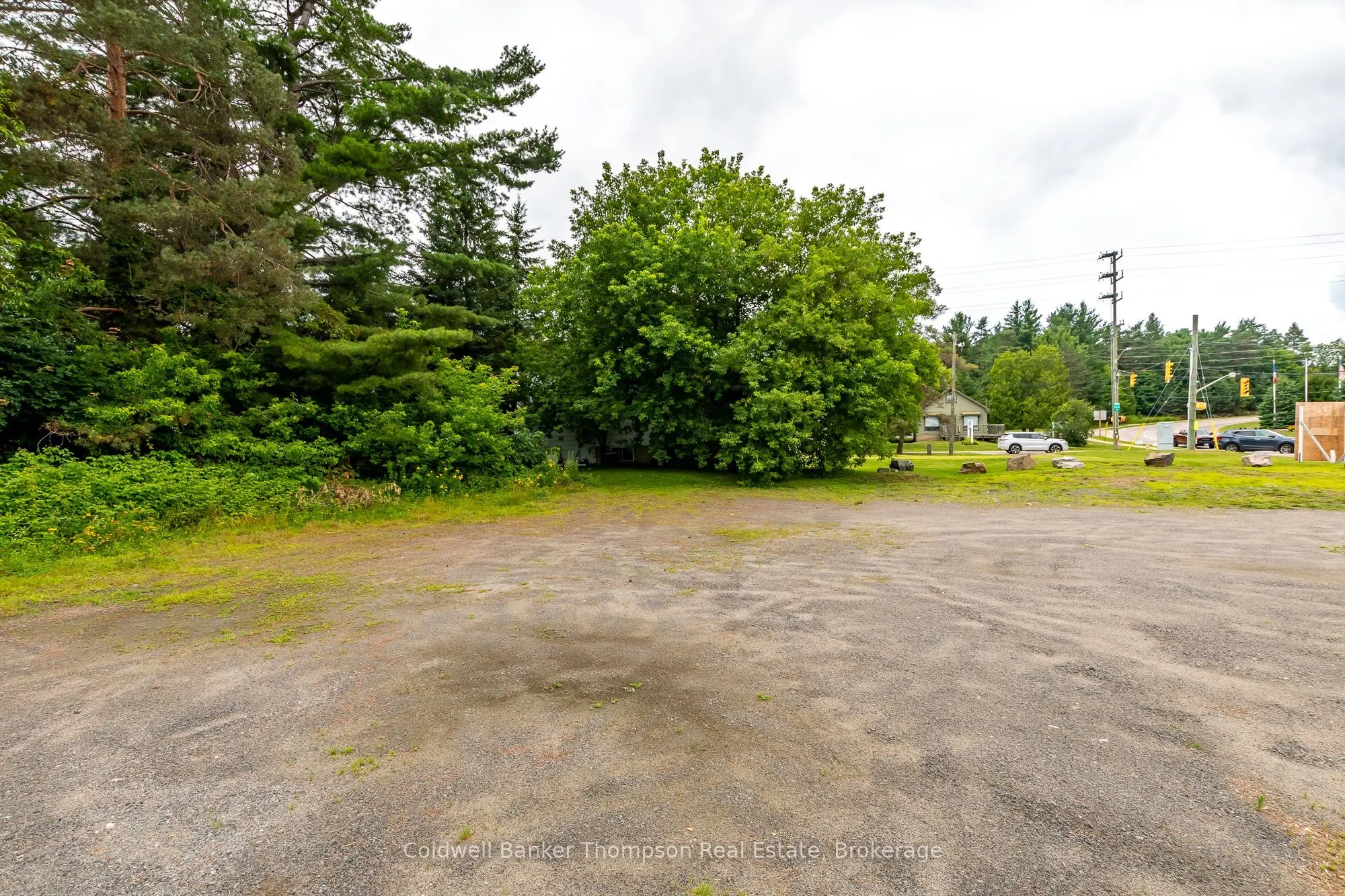 81 Centre St N & 85 West Road