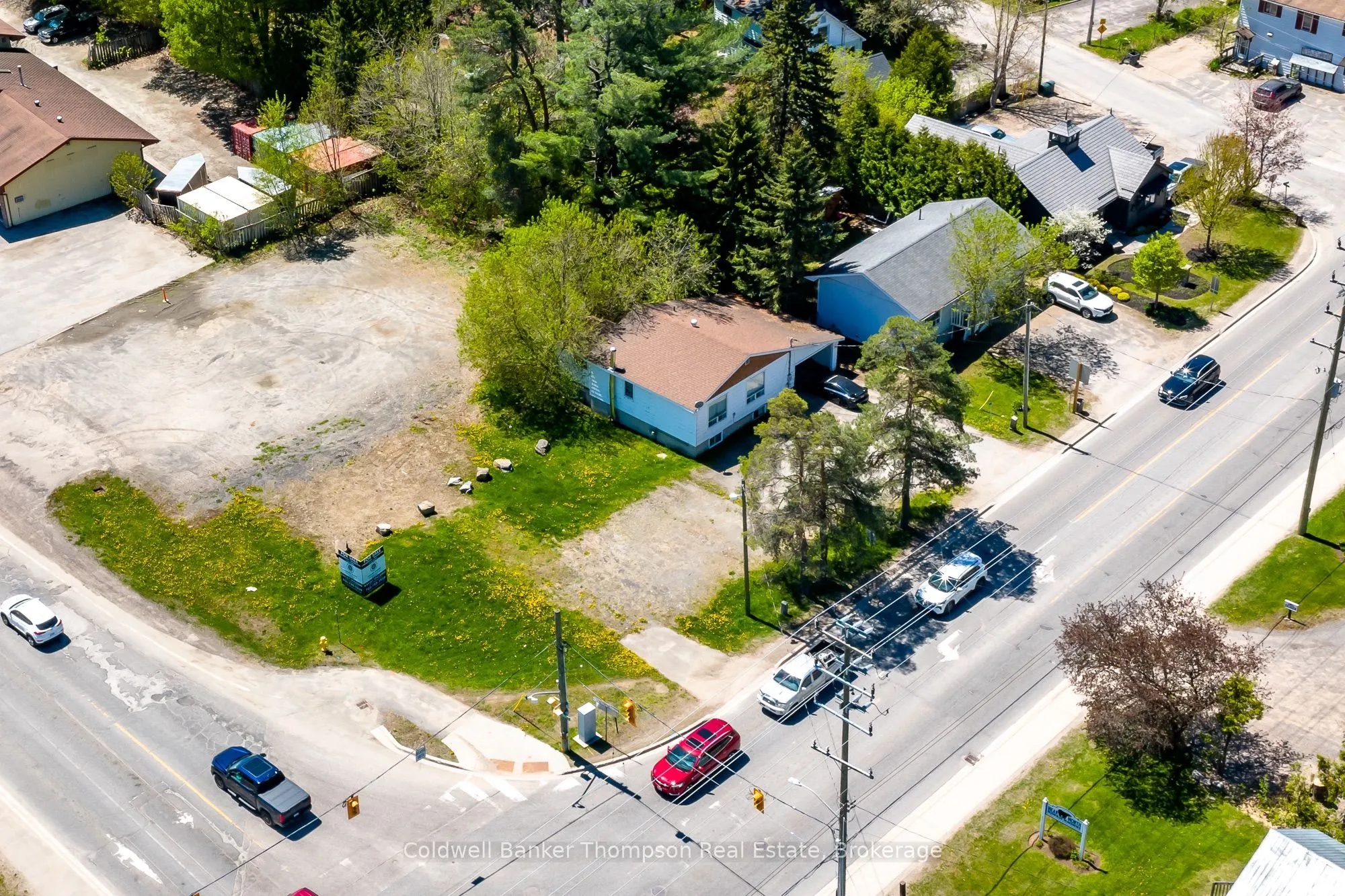 81 Centre St N & 85 West Road