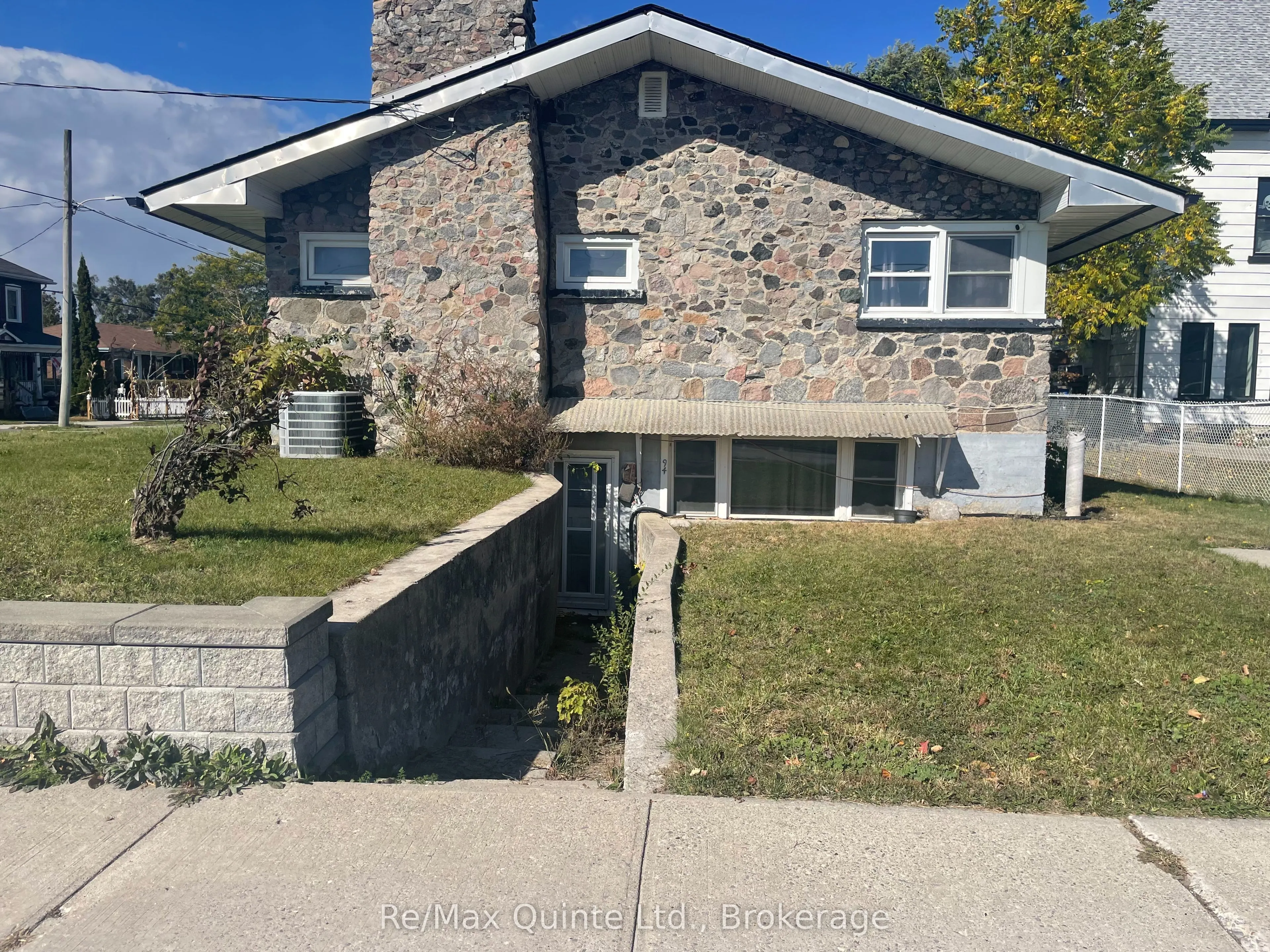 1 Lorne Avenue