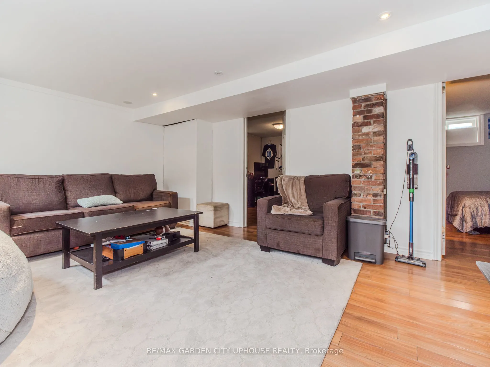 2 Treeview Place