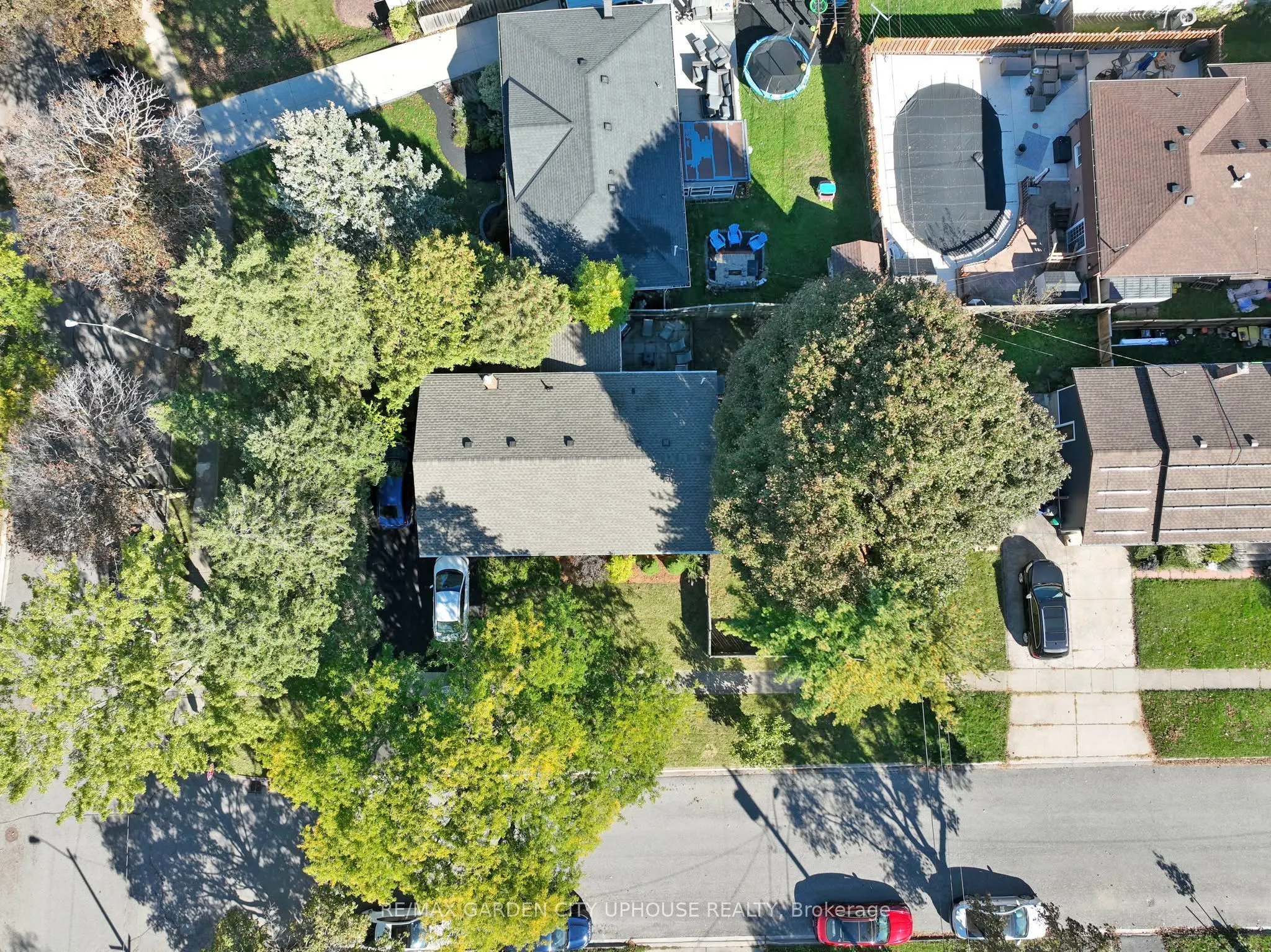 2 Treeview Place