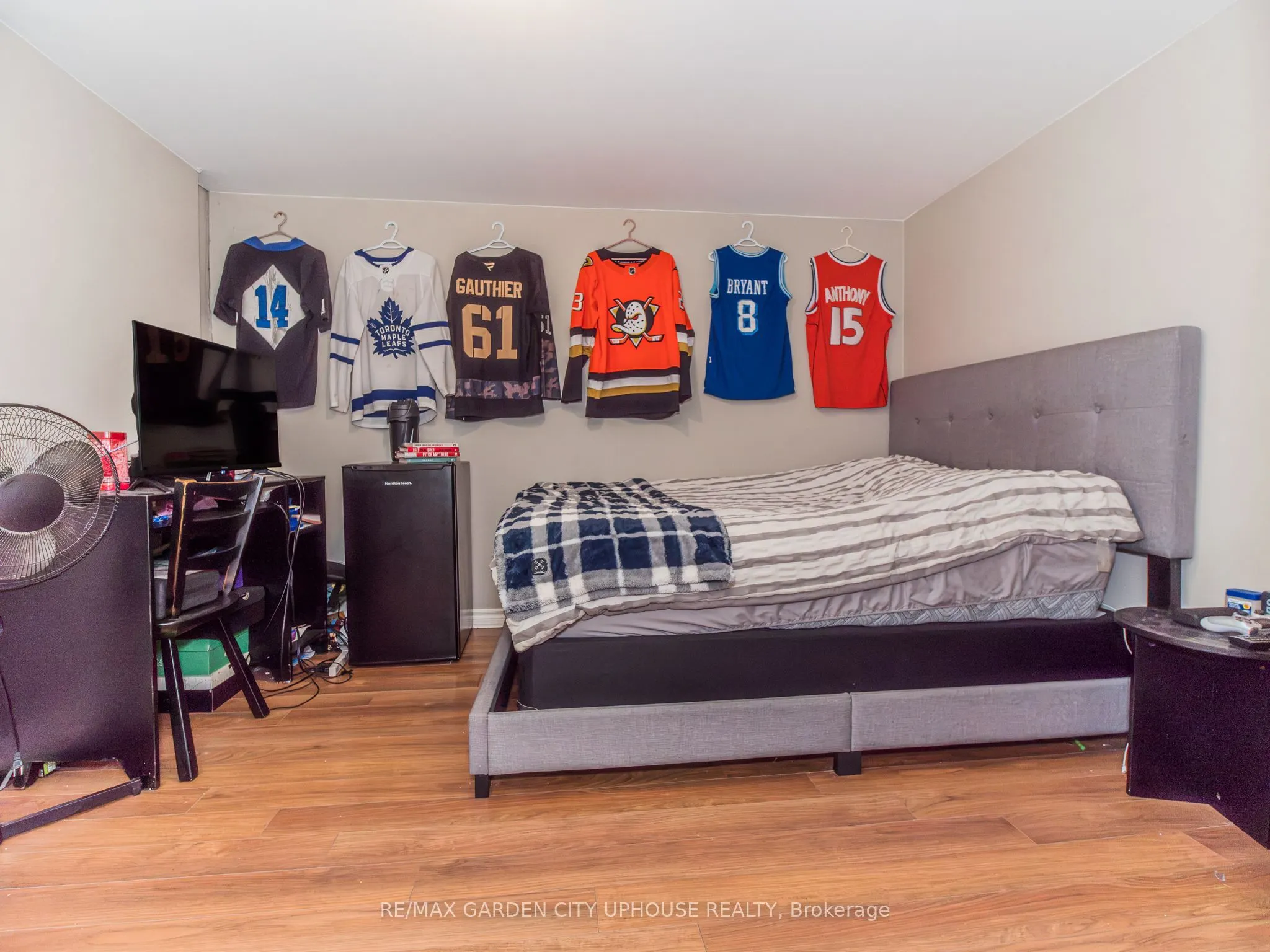2 Treeview Place