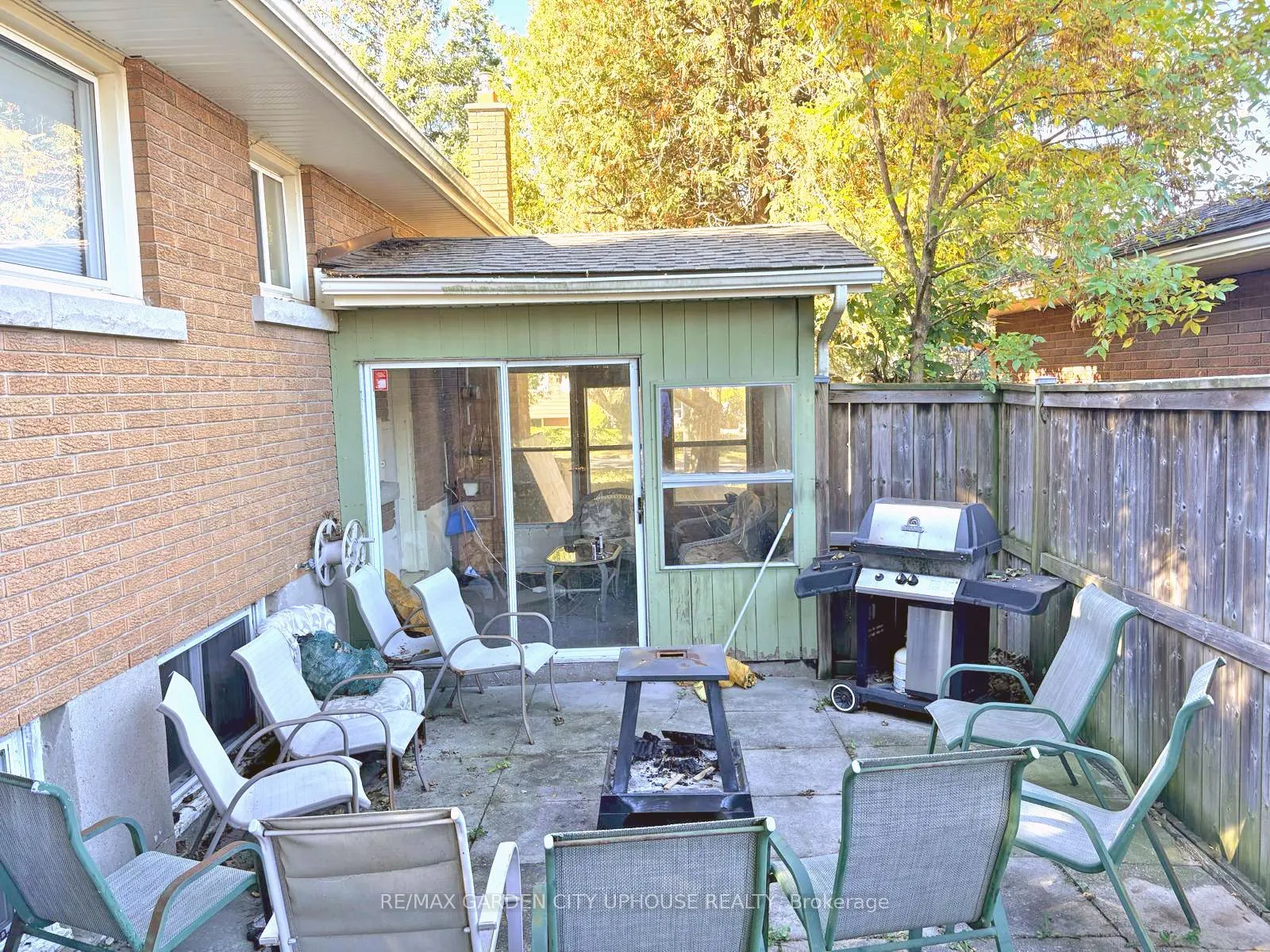 2 Treeview Place