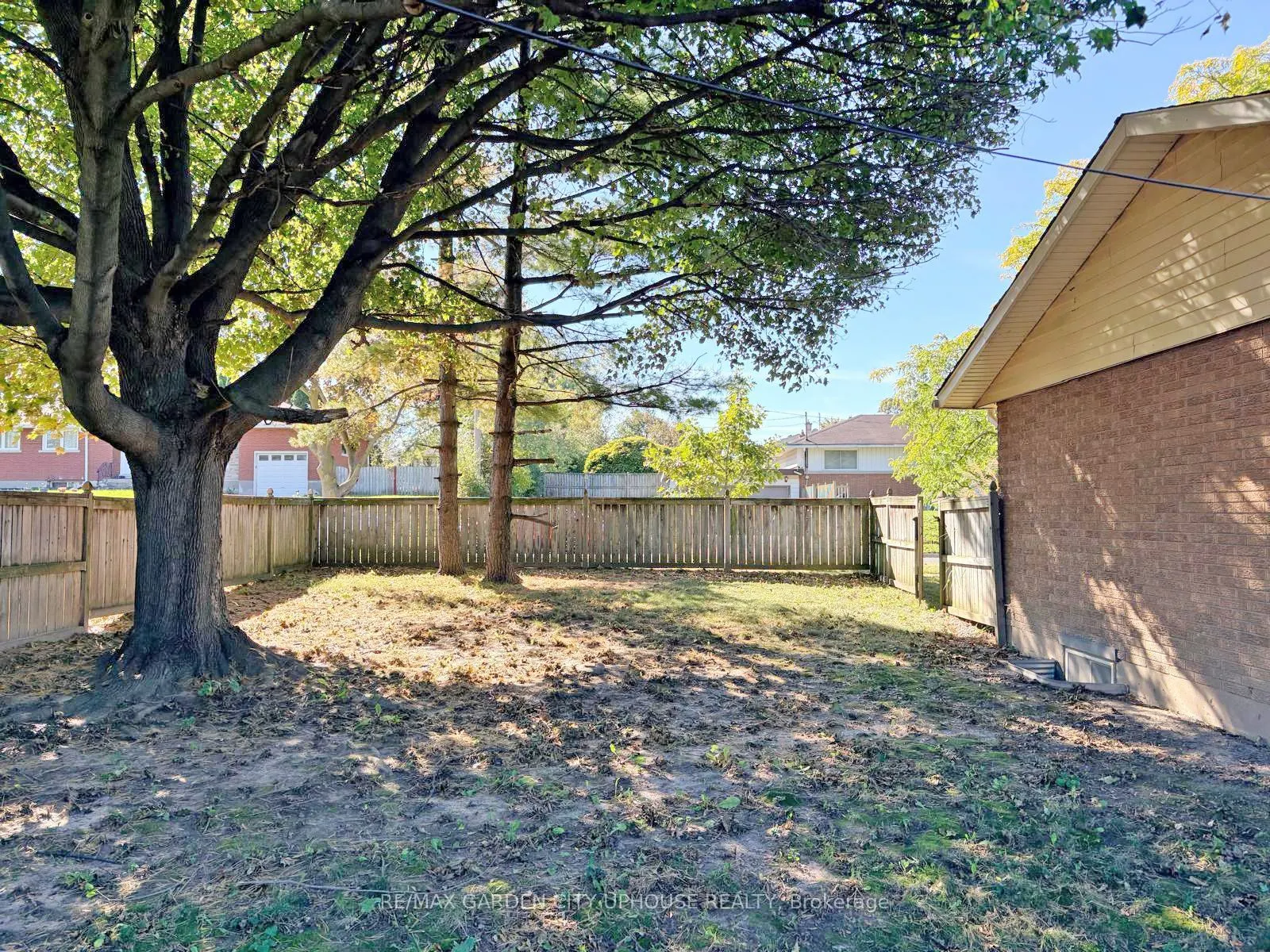 2 Treeview Place