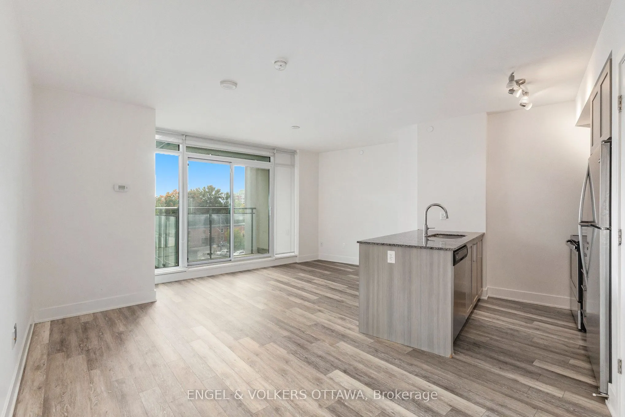 411 Mackay Street #516