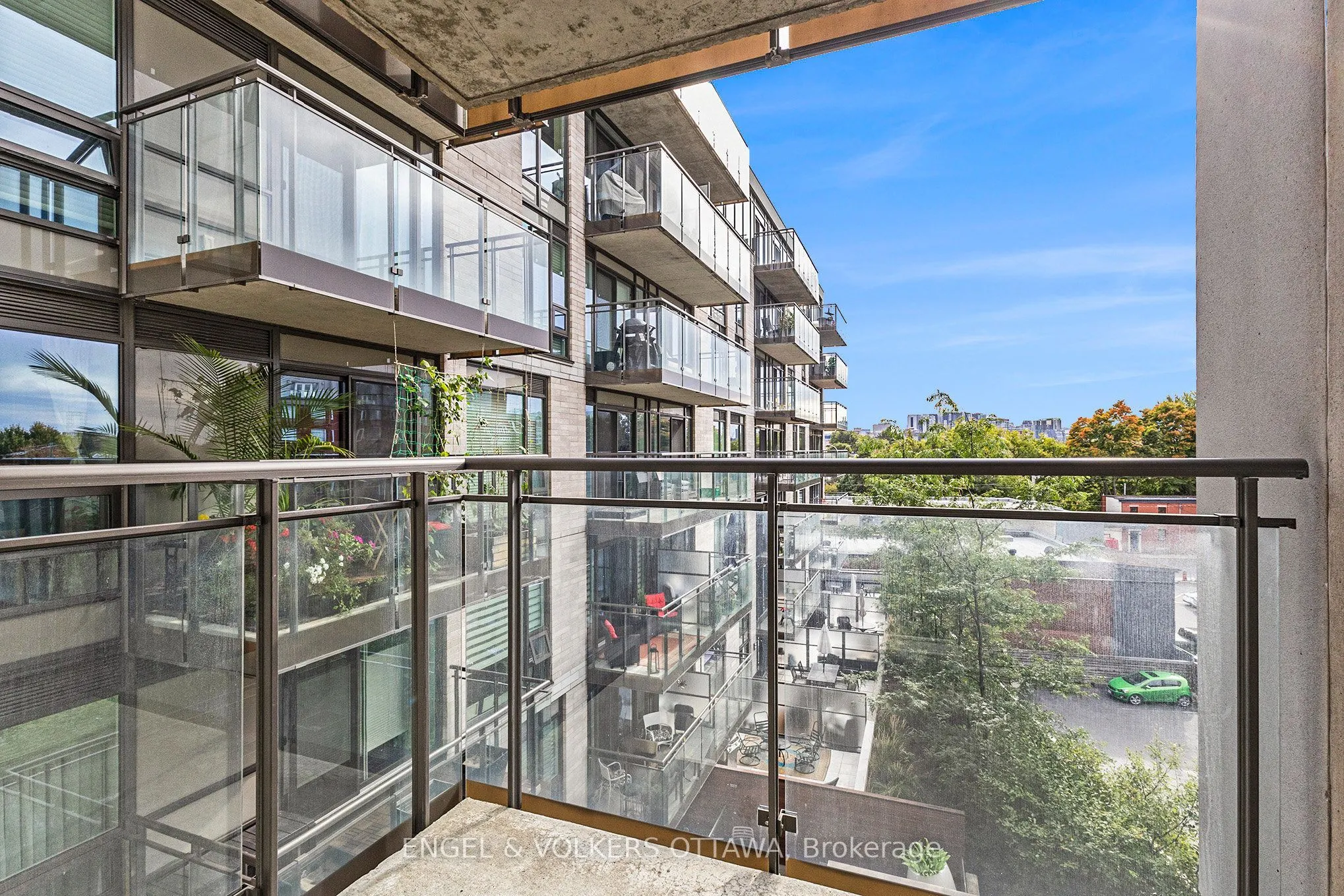 411 Mackay Street #516