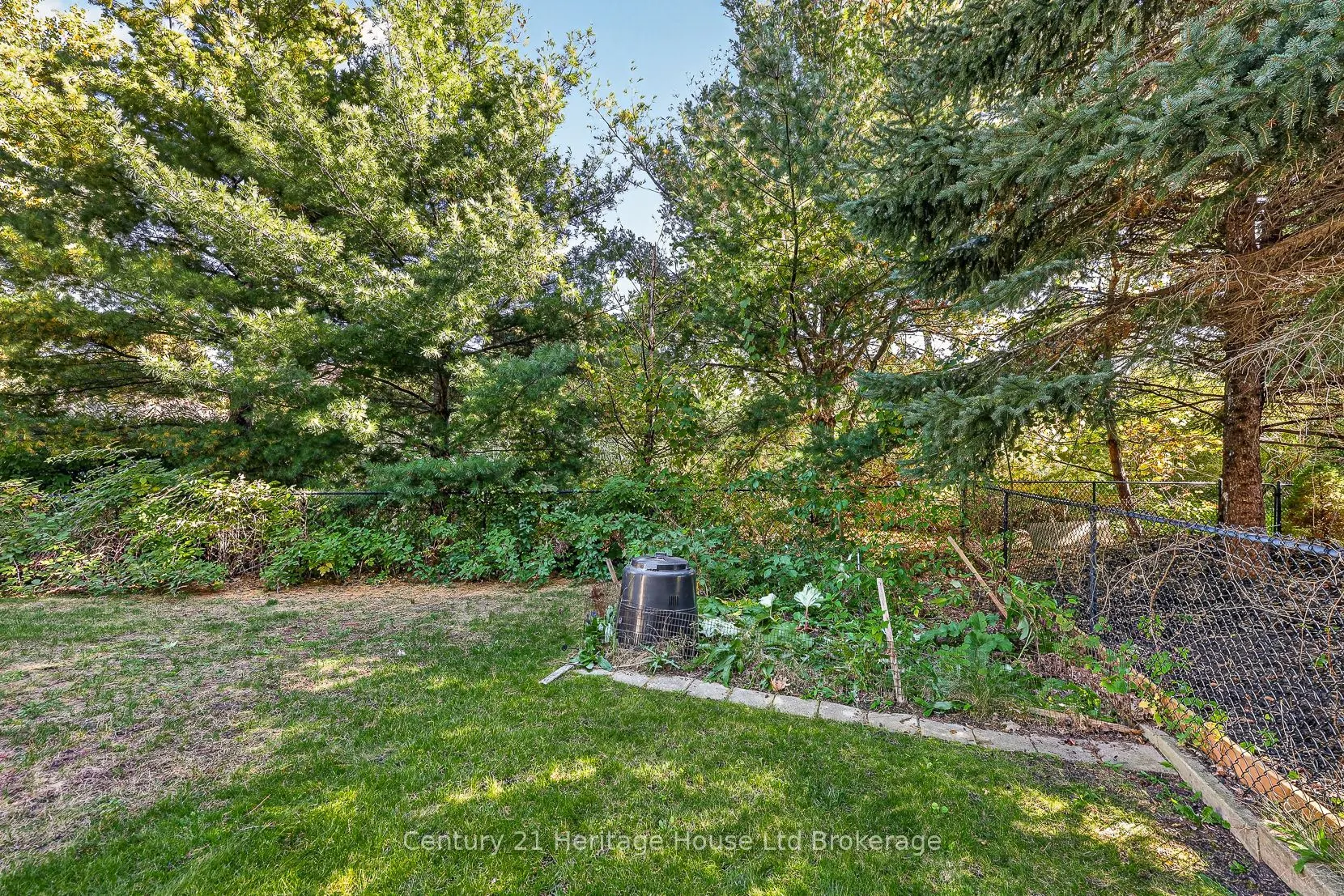 796 Springbank Avenue N