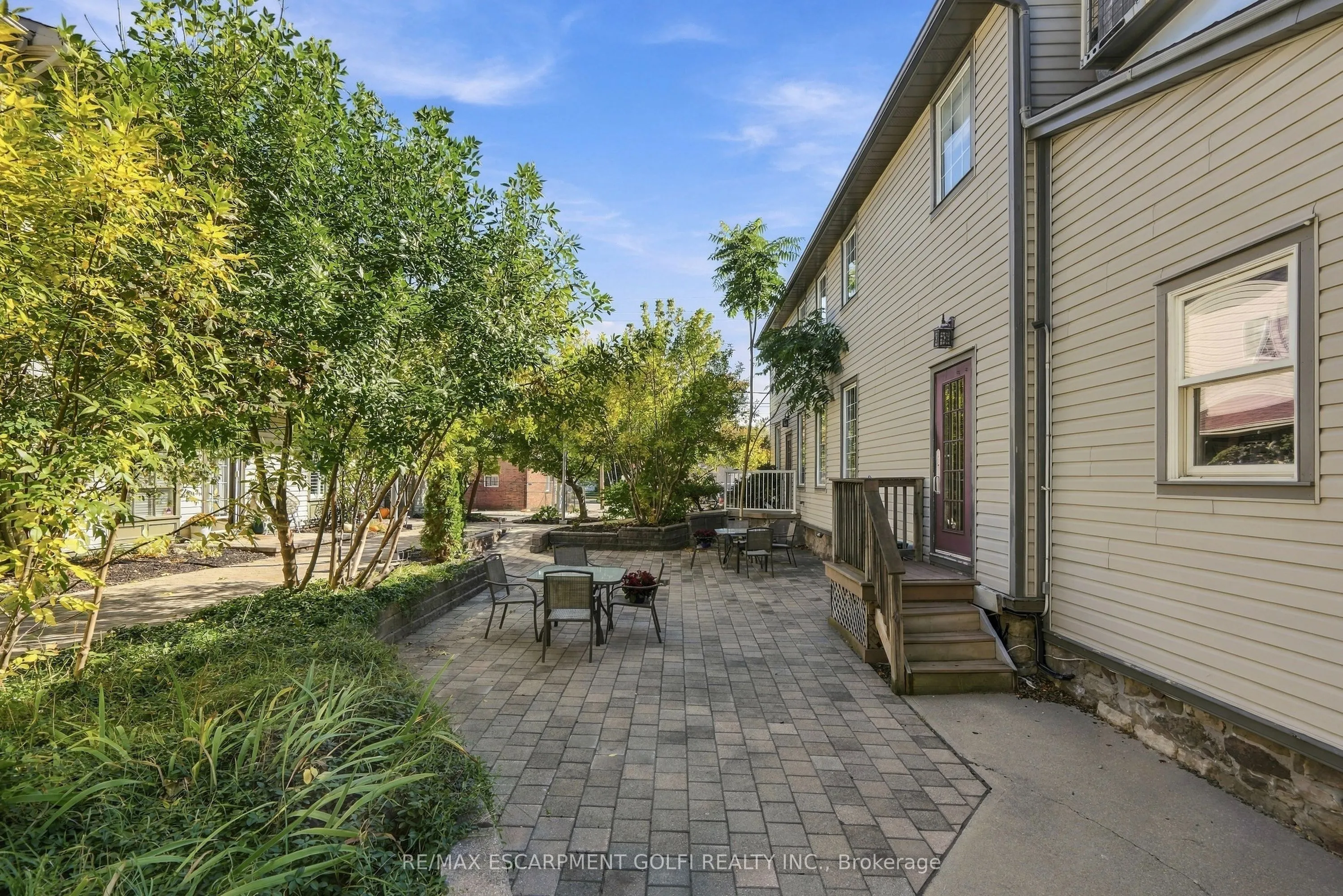 49 Ontario Street #8
