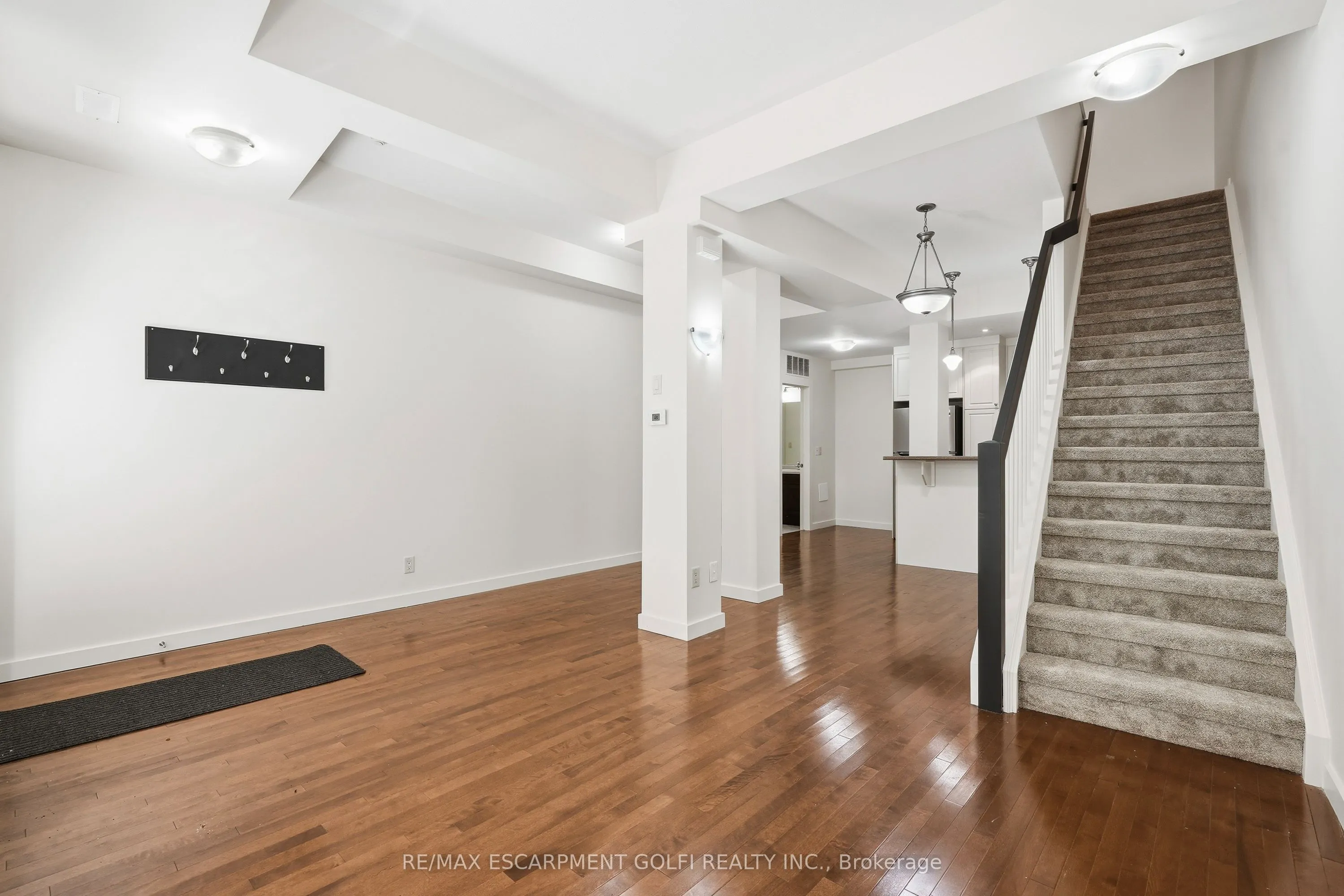 49 Ontario Street #8