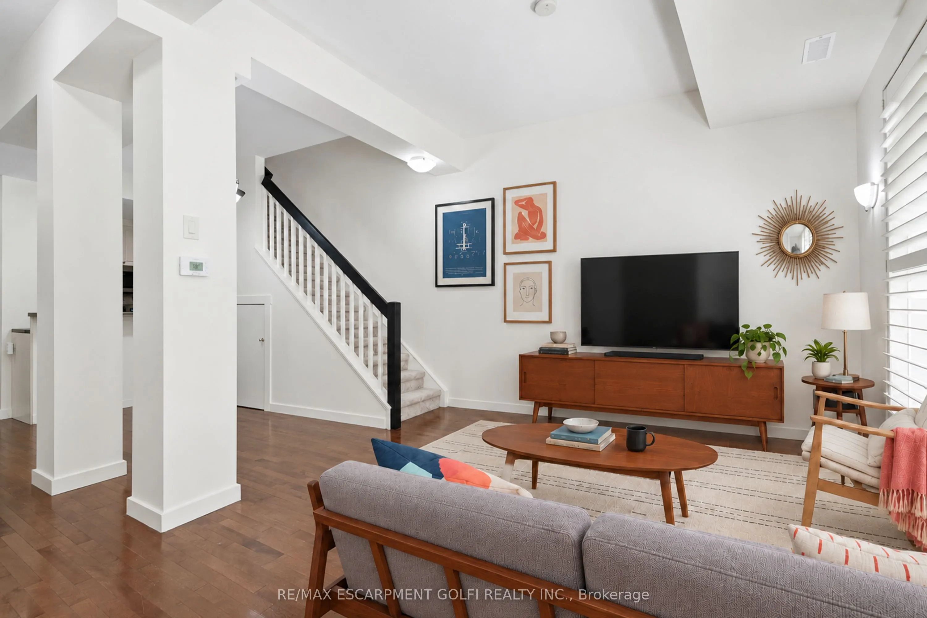 49 Ontario Street #8
