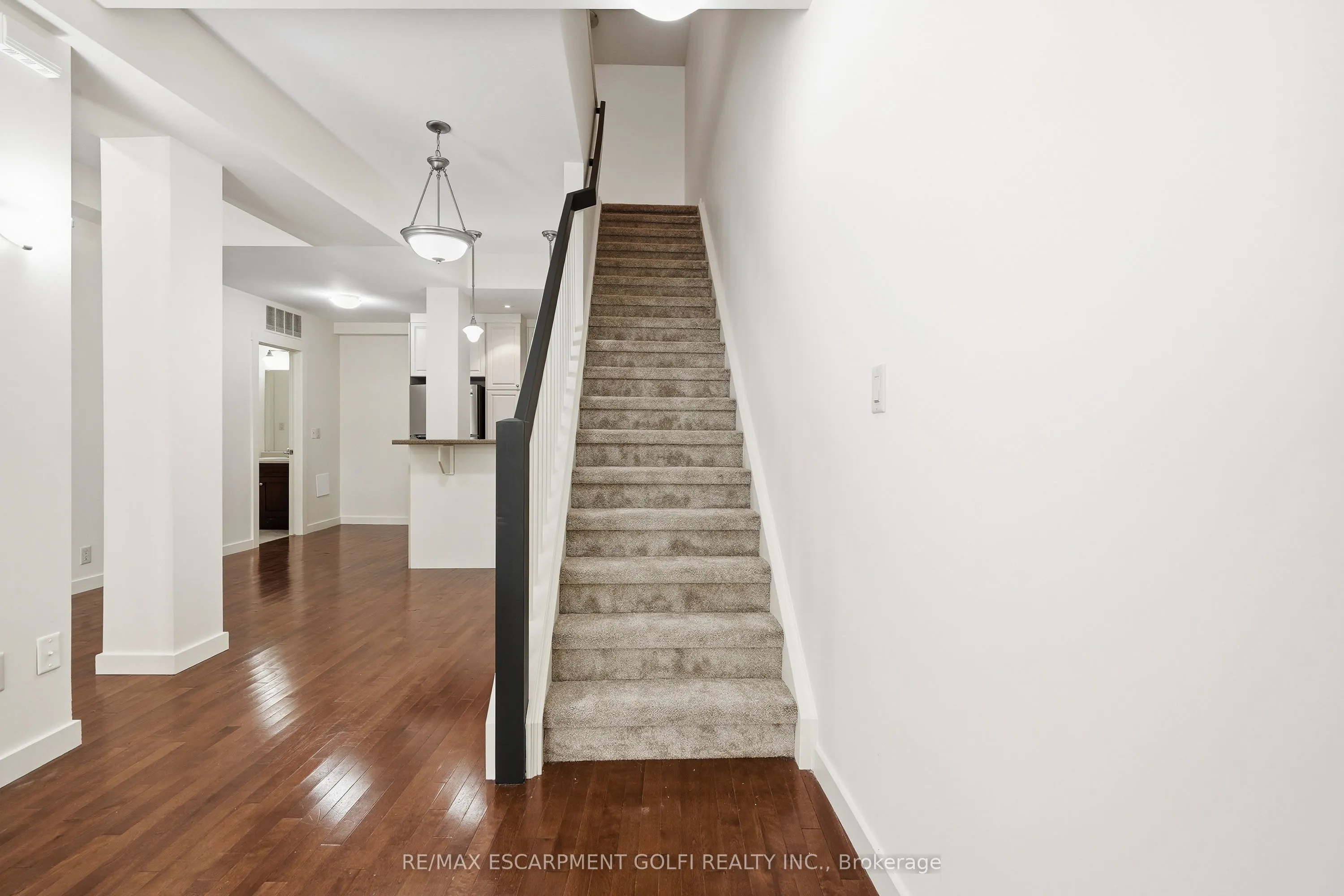 49 Ontario Street #8