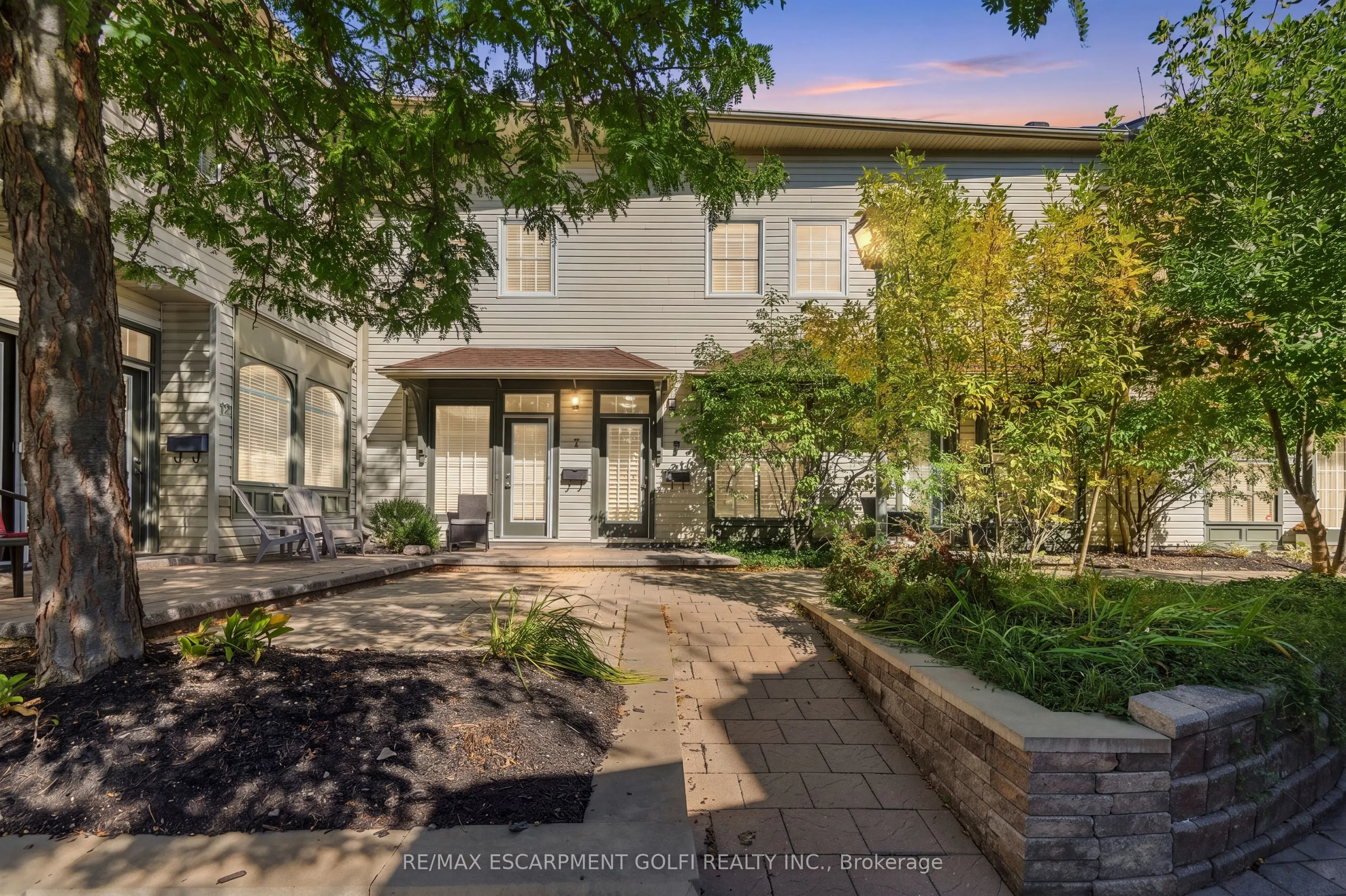 49 Ontario Street #8