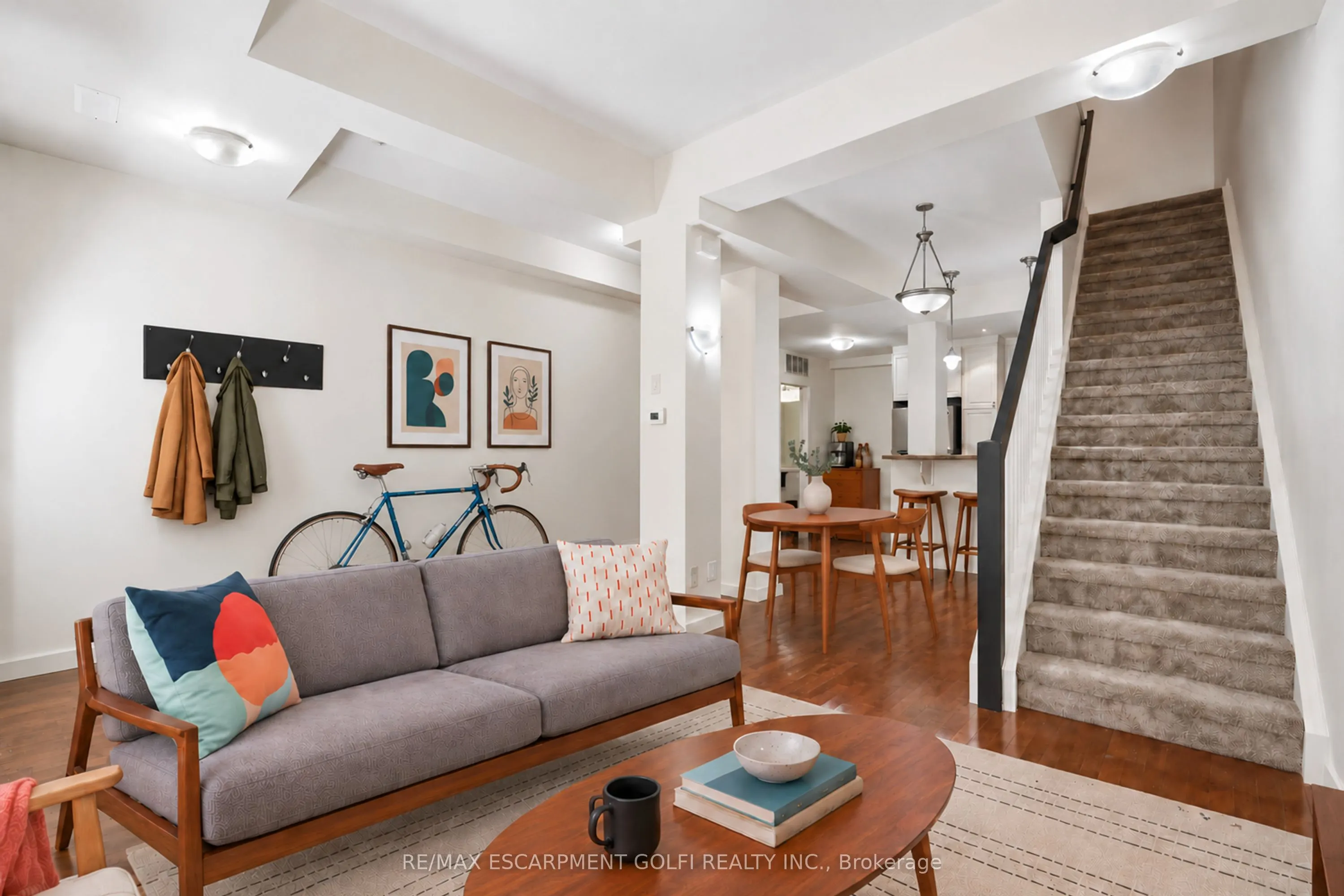 49 Ontario Street #8