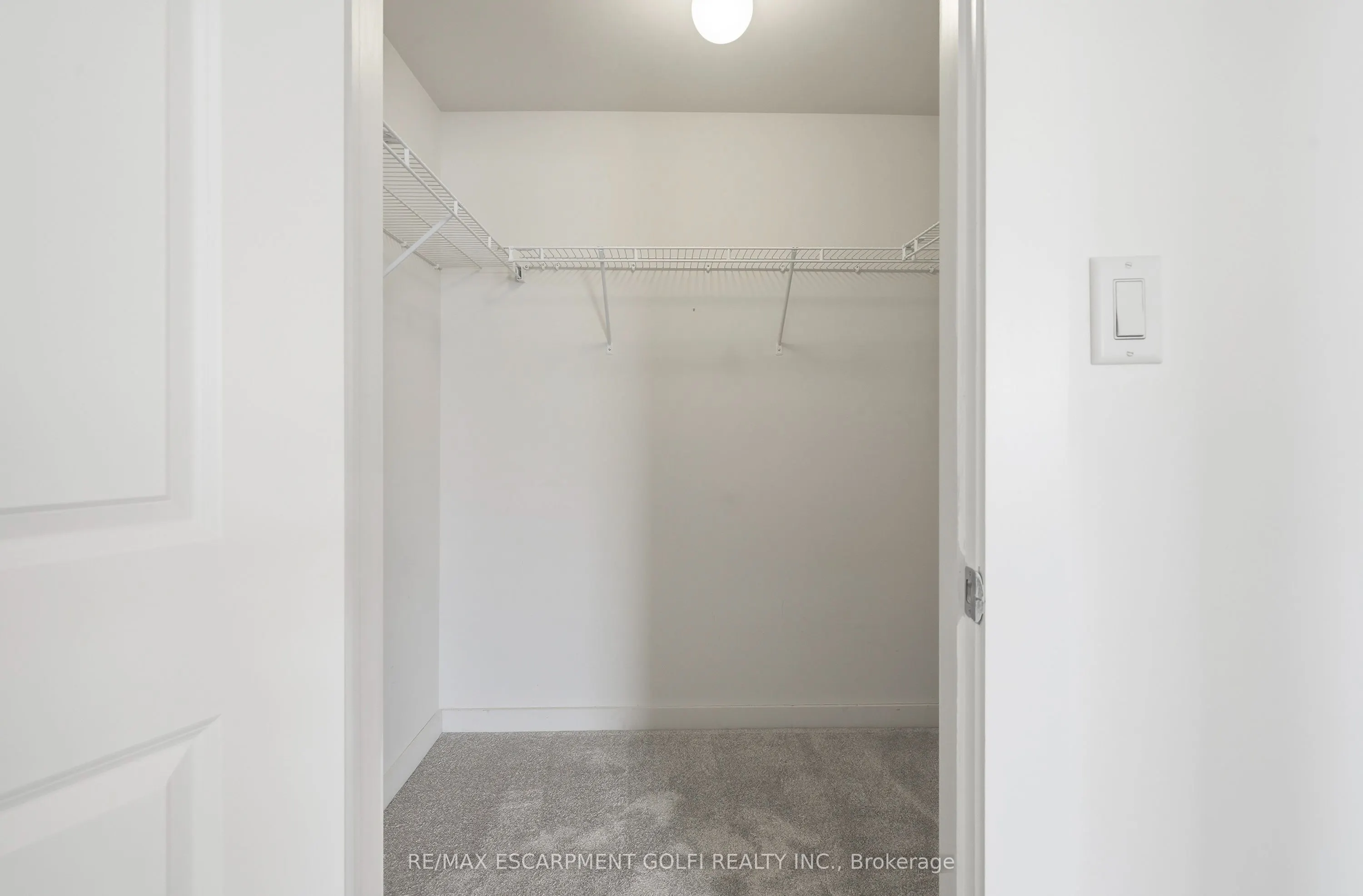 49 Ontario Street #8