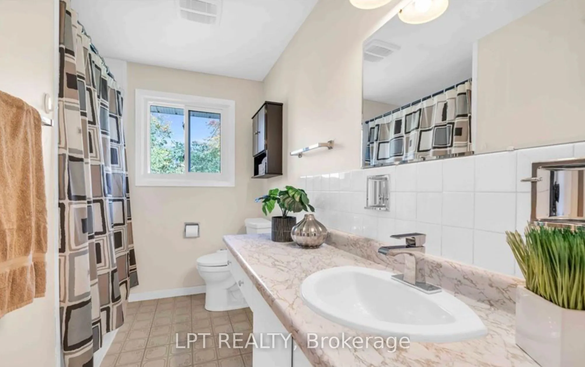 240 Ingleside Place #UPPER