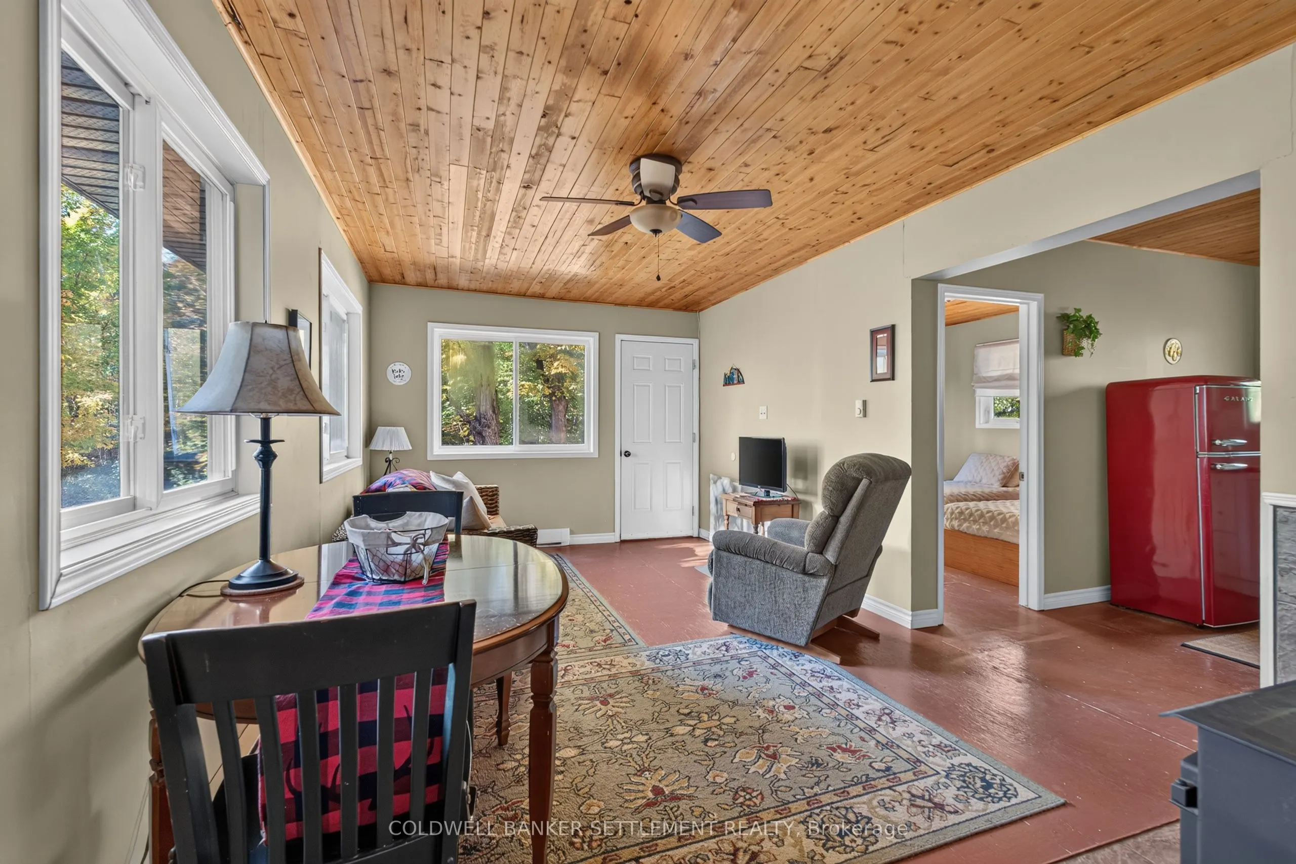 1135 Green Bay Road