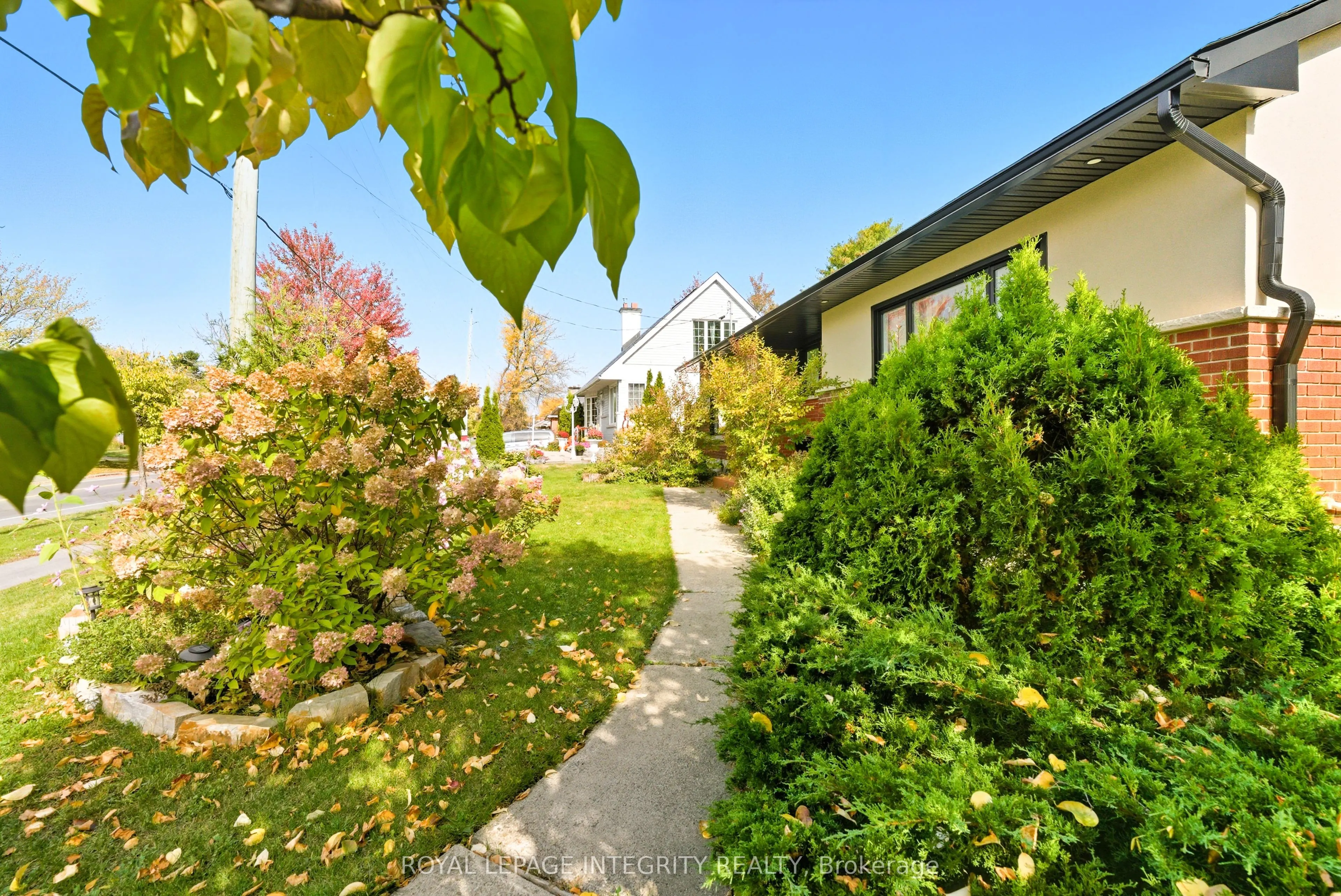 2461 Alta Vista Drive