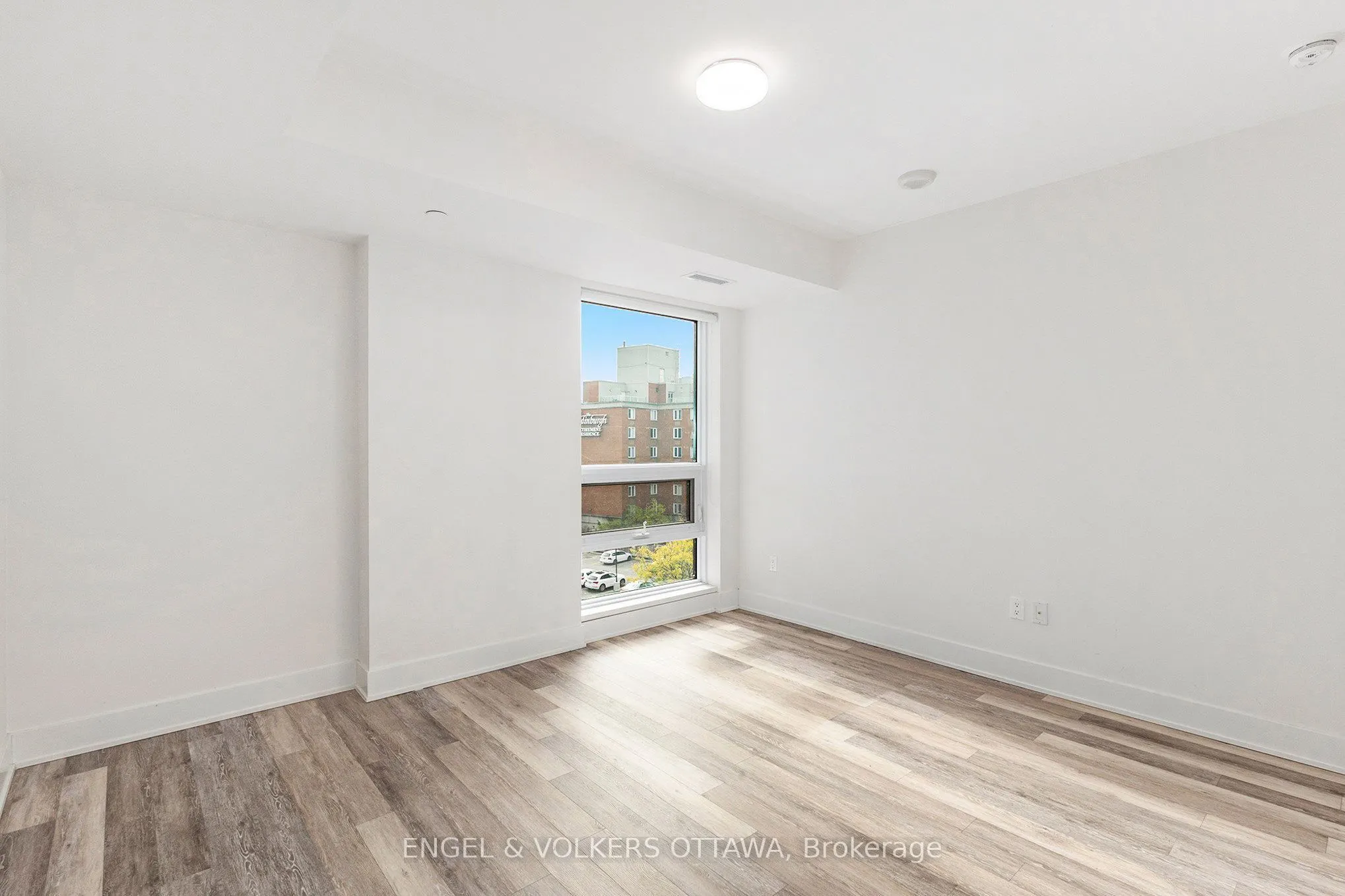 411 Mackay Street #516