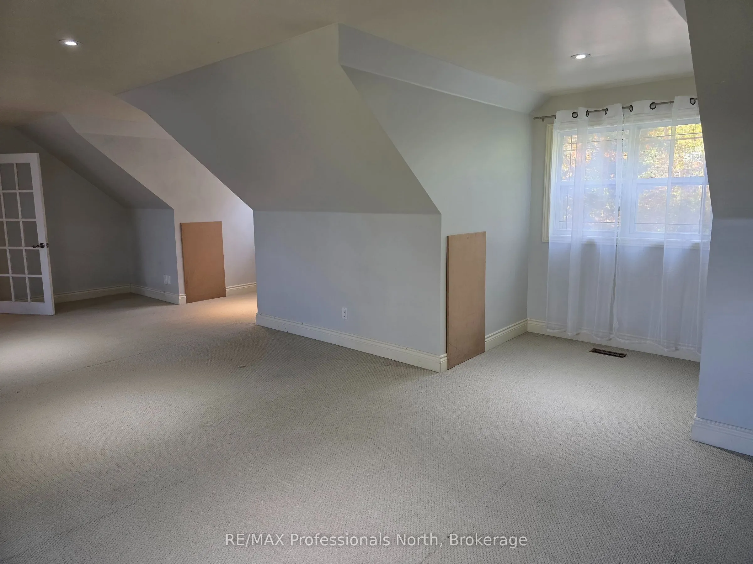 317 Falcon Road