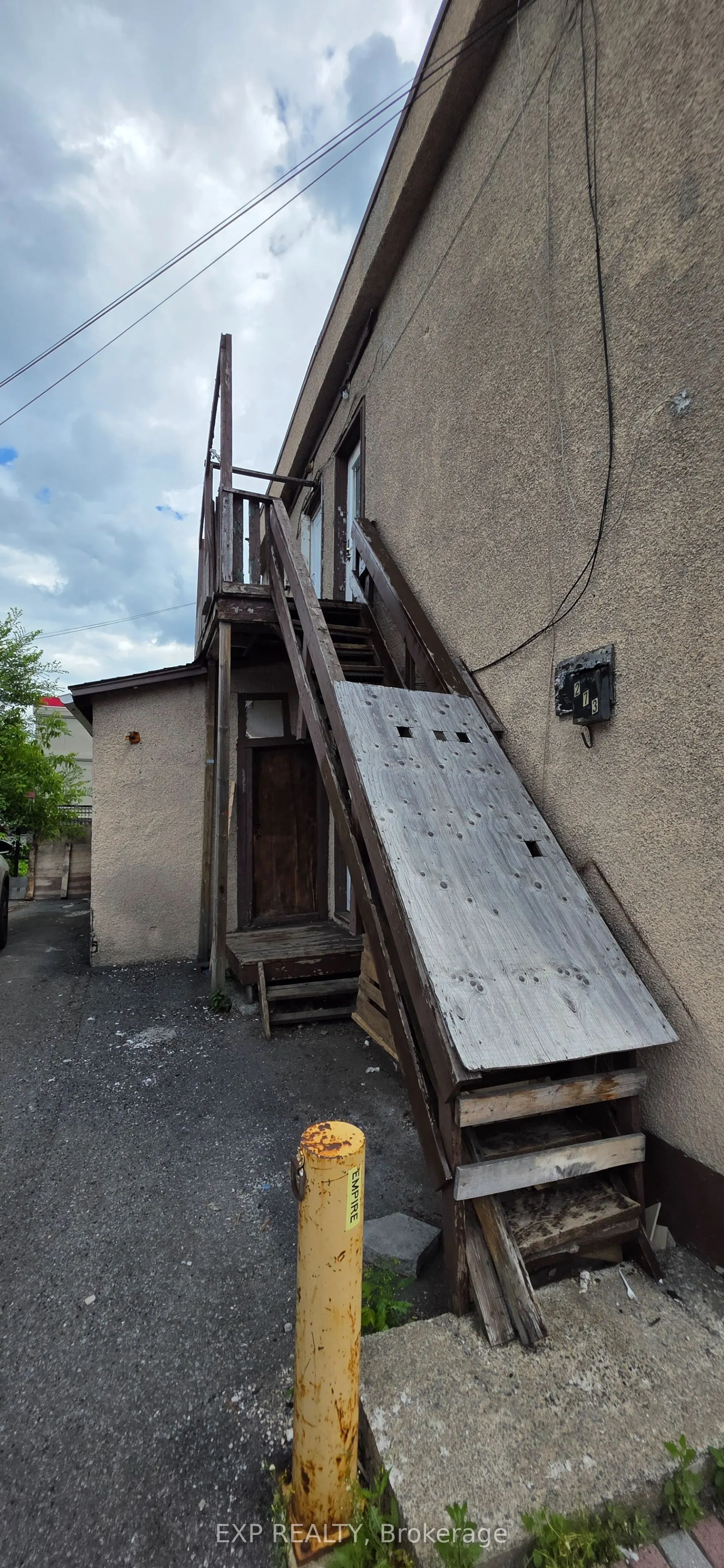 183 MONTREAL Road