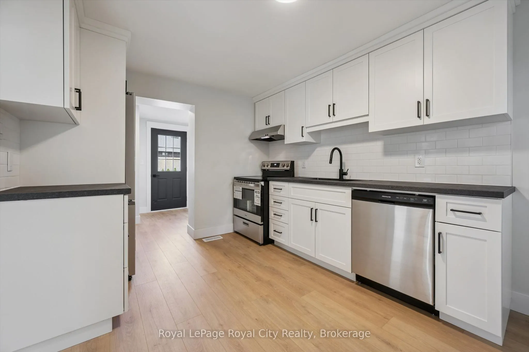 1 Stevenson Street N