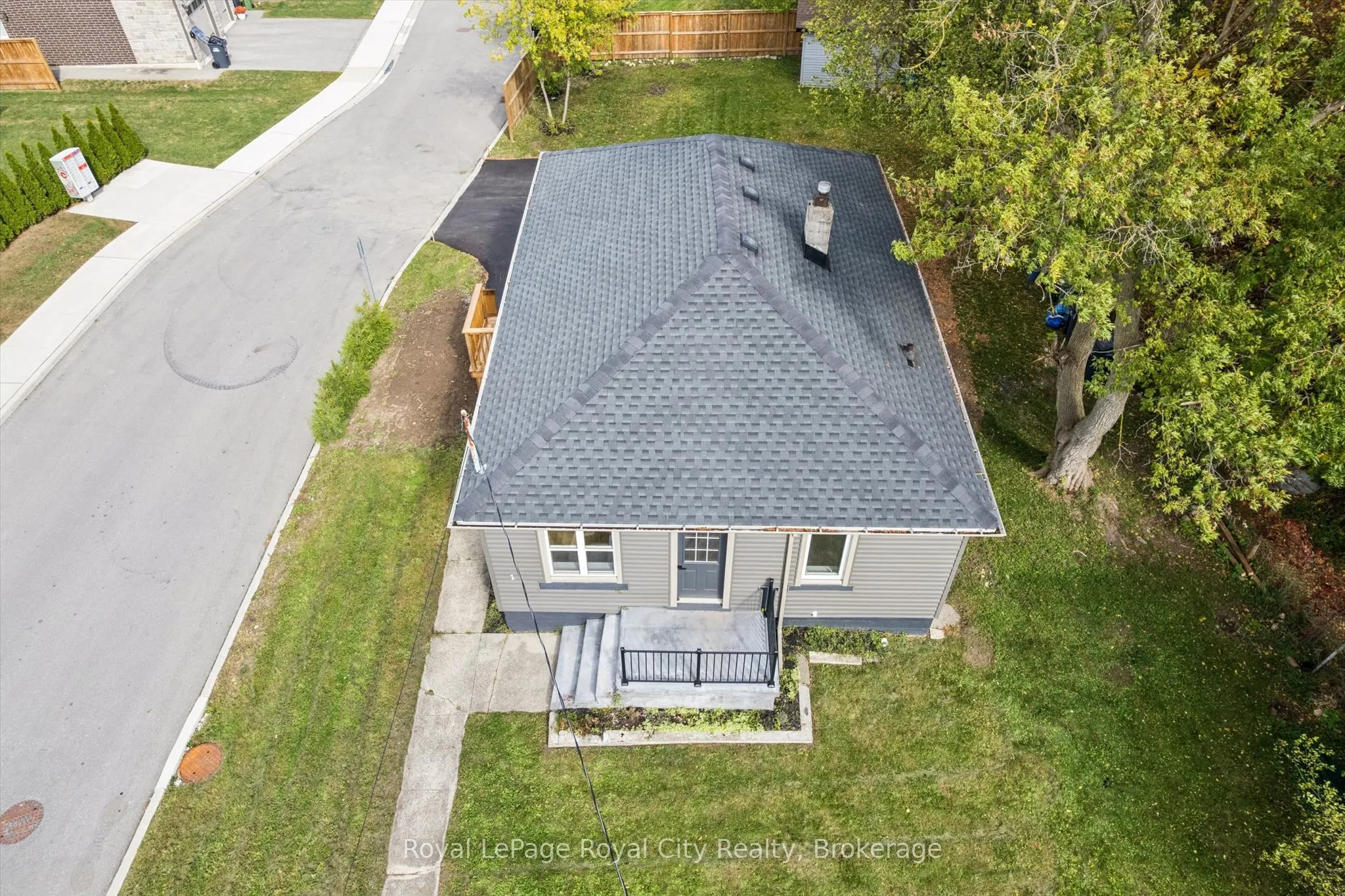 1 Stevenson Street N