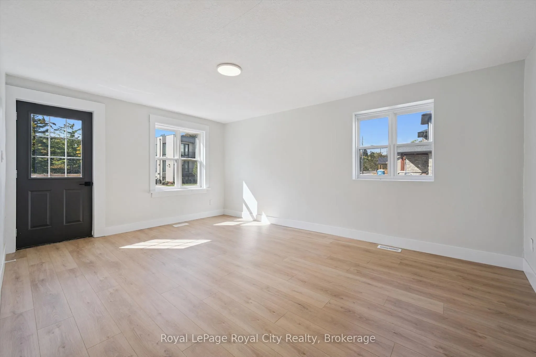 1 Stevenson Street N