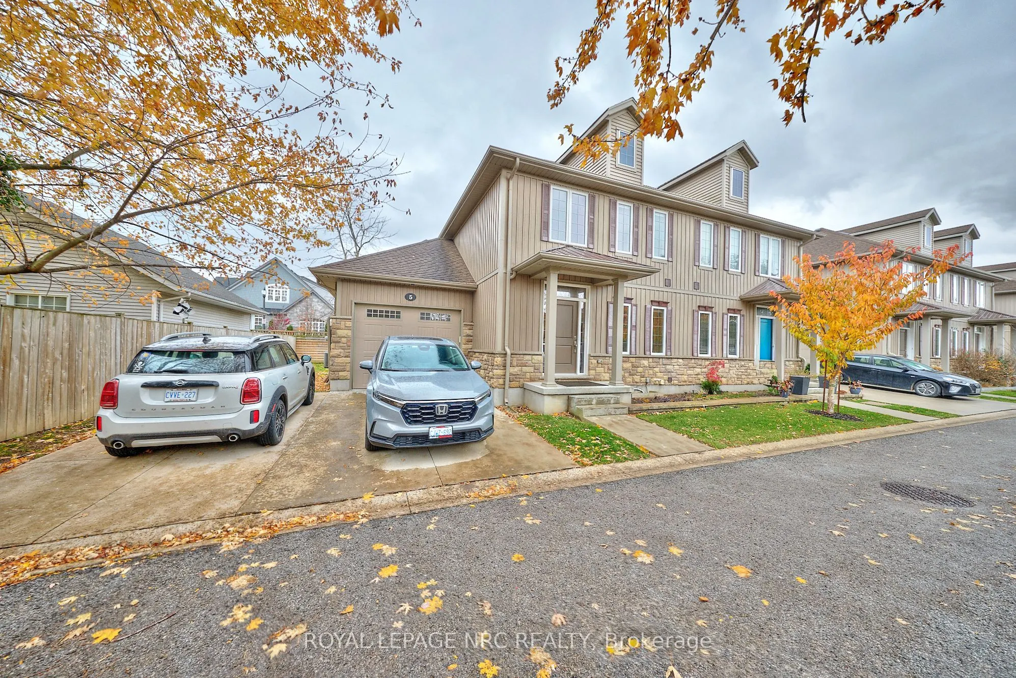 608 SIMCOE Street #5