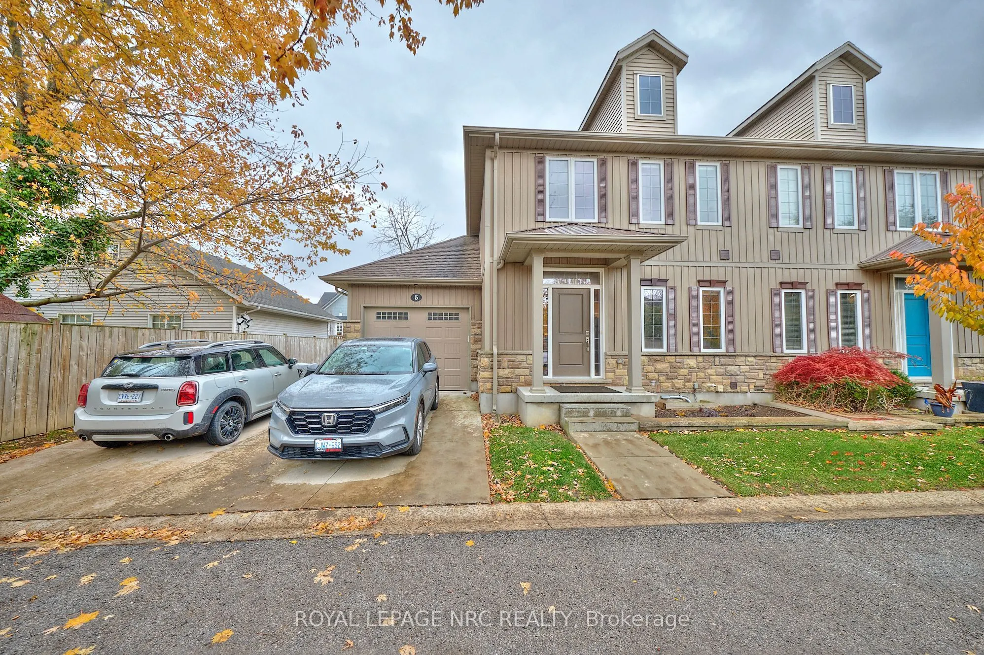 608 SIMCOE Street #5