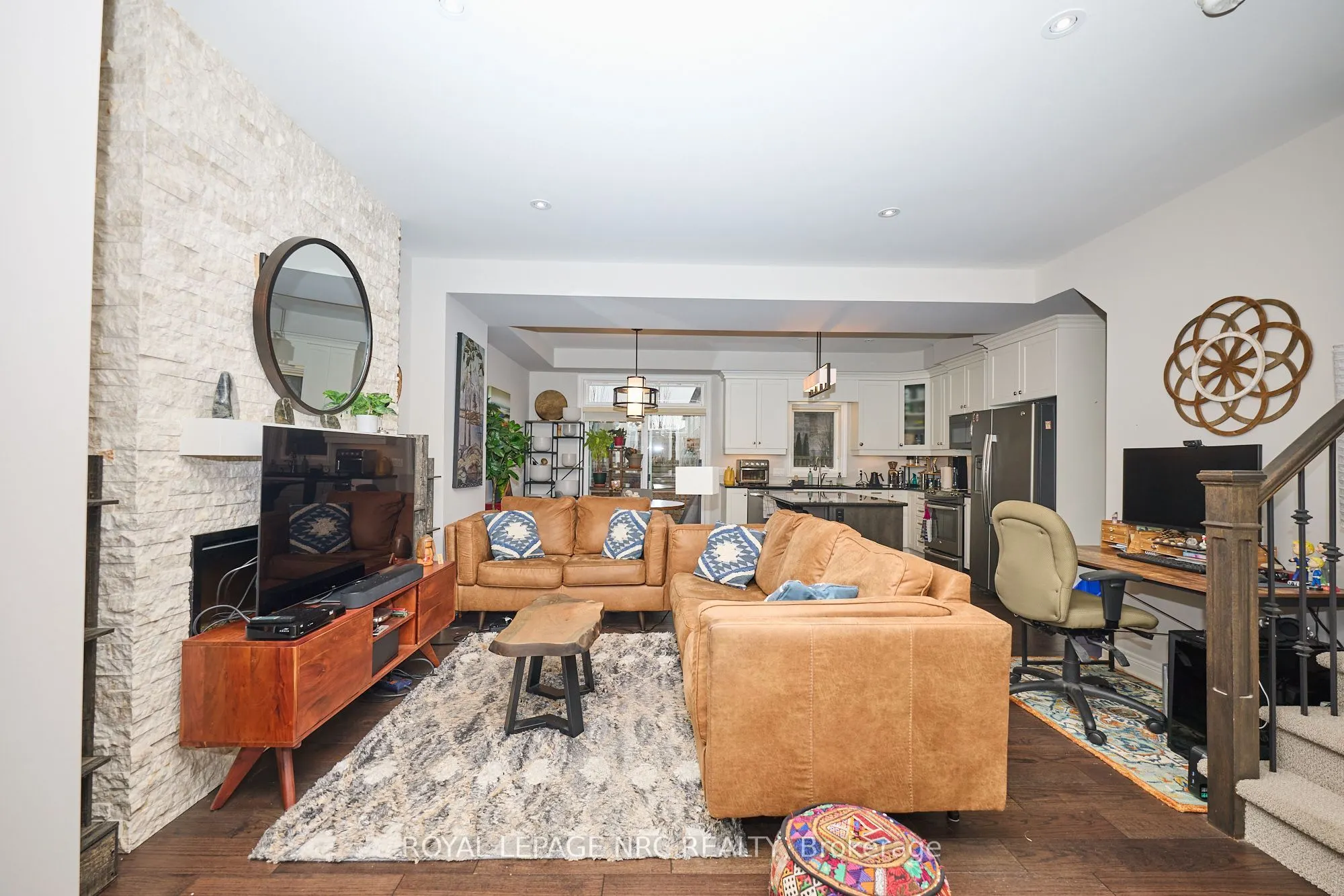 608 SIMCOE Street #5