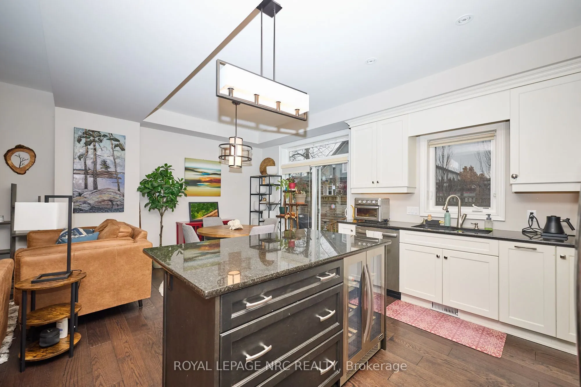 608 SIMCOE Street #5