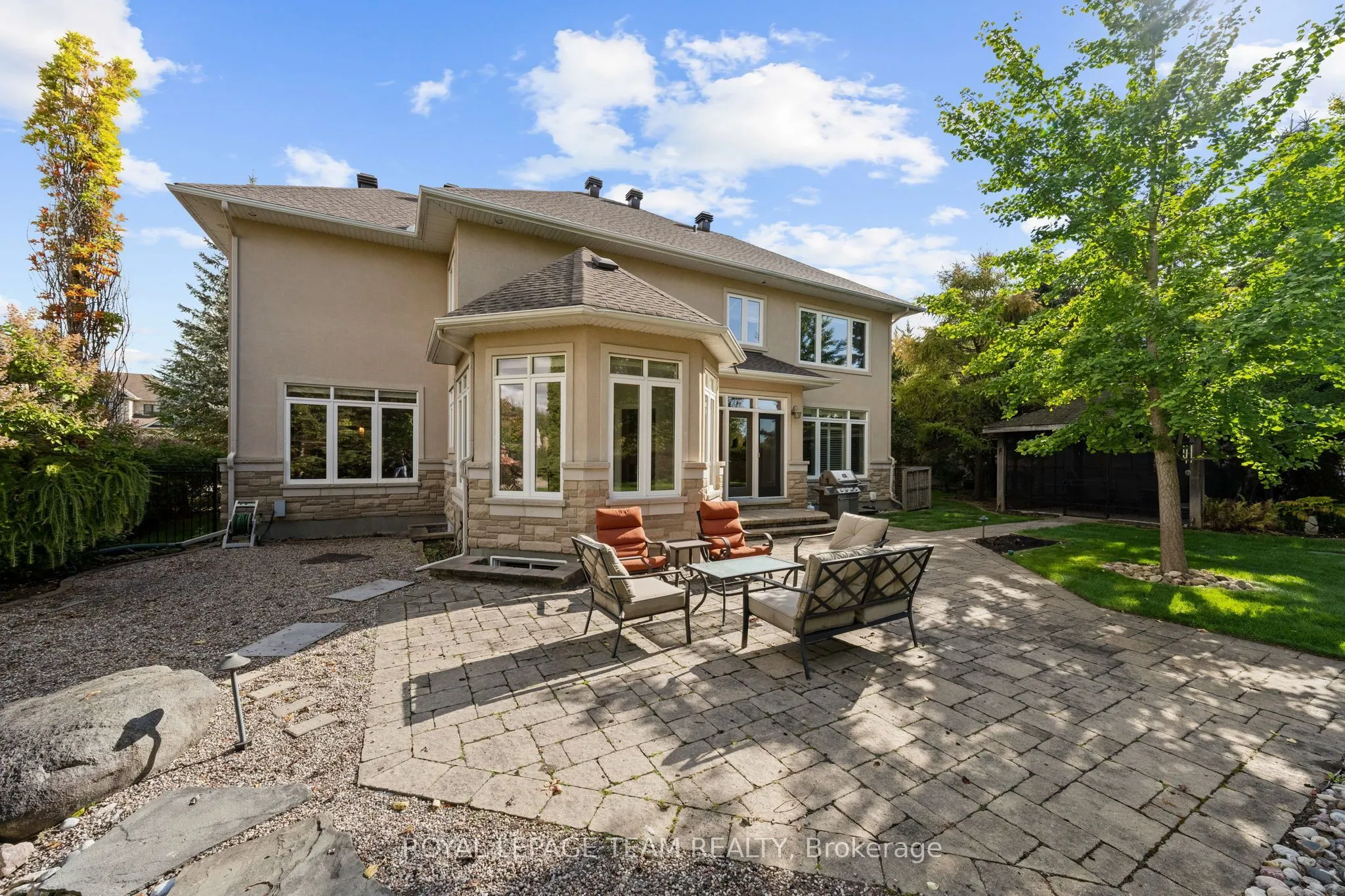 418 Lockmaster Crescent