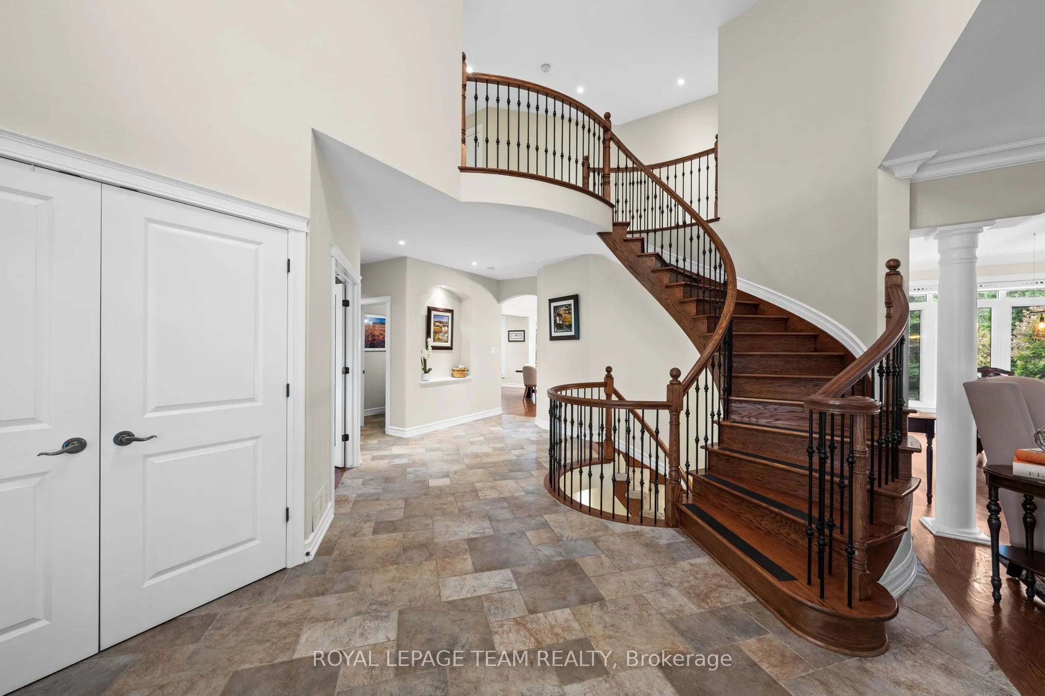 418 Lockmaster Crescent