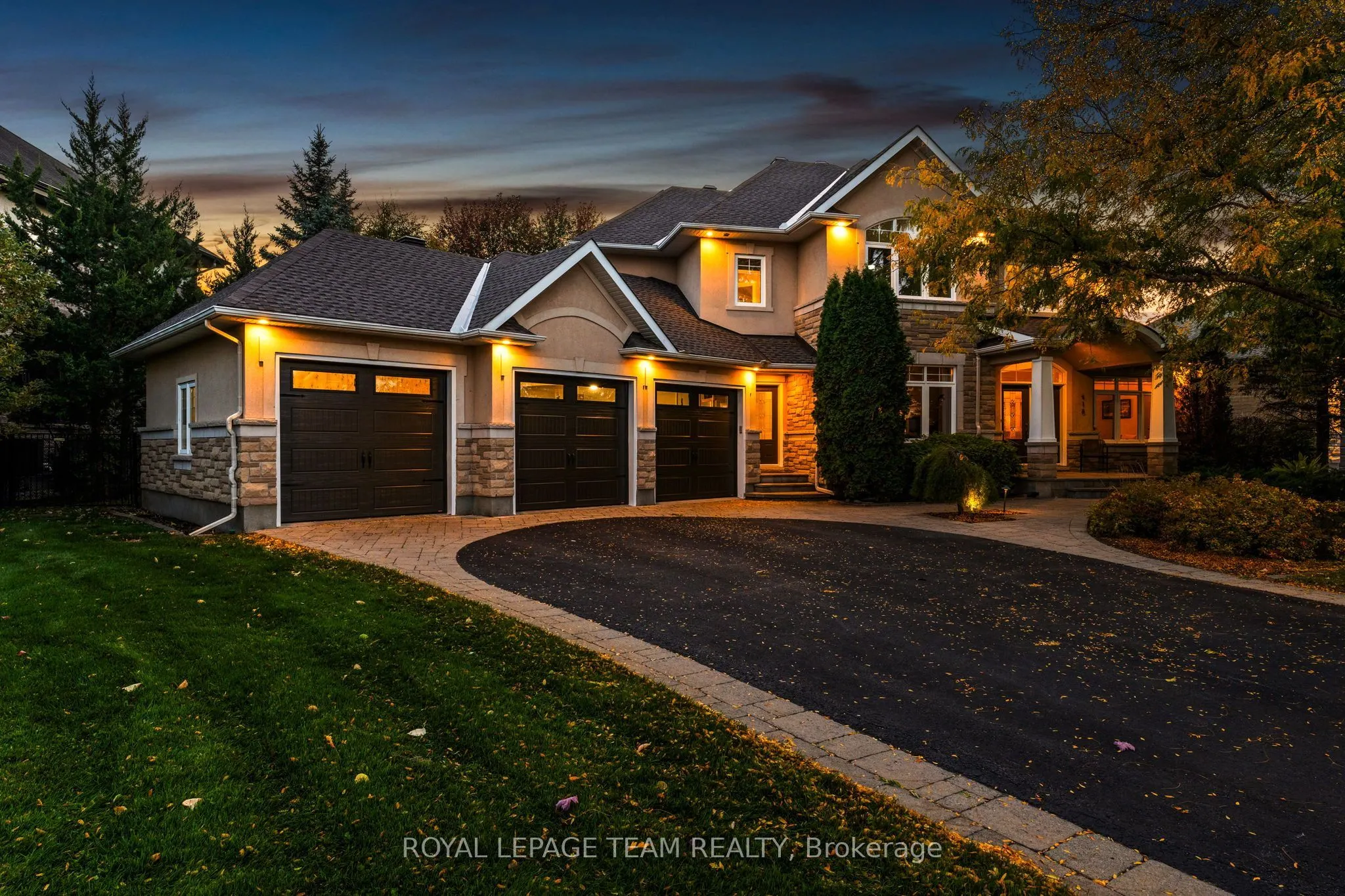 418 Lockmaster Crescent