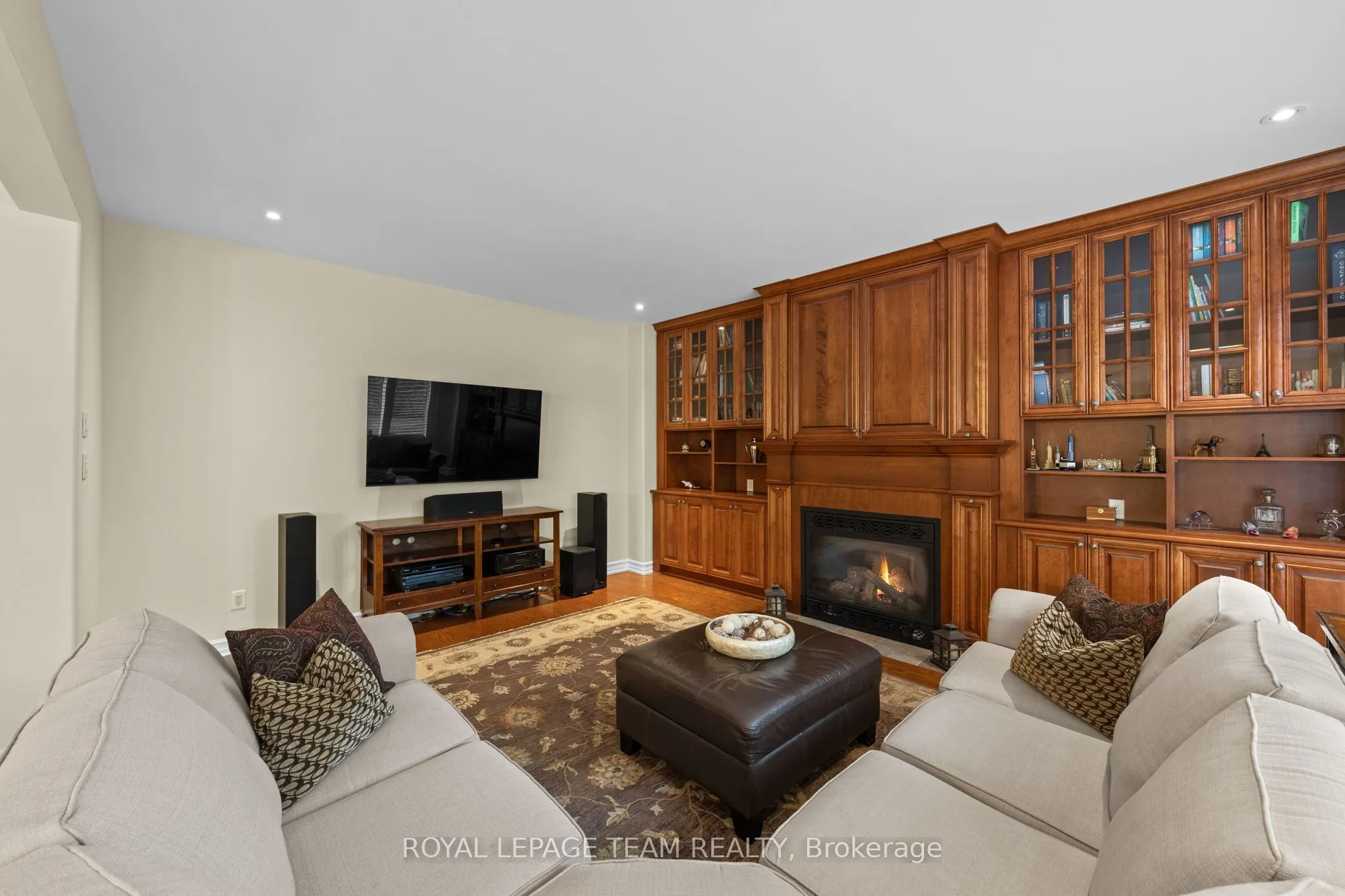 418 Lockmaster Crescent