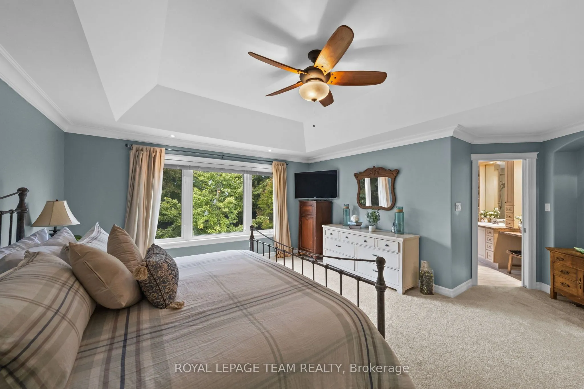 418 Lockmaster Crescent