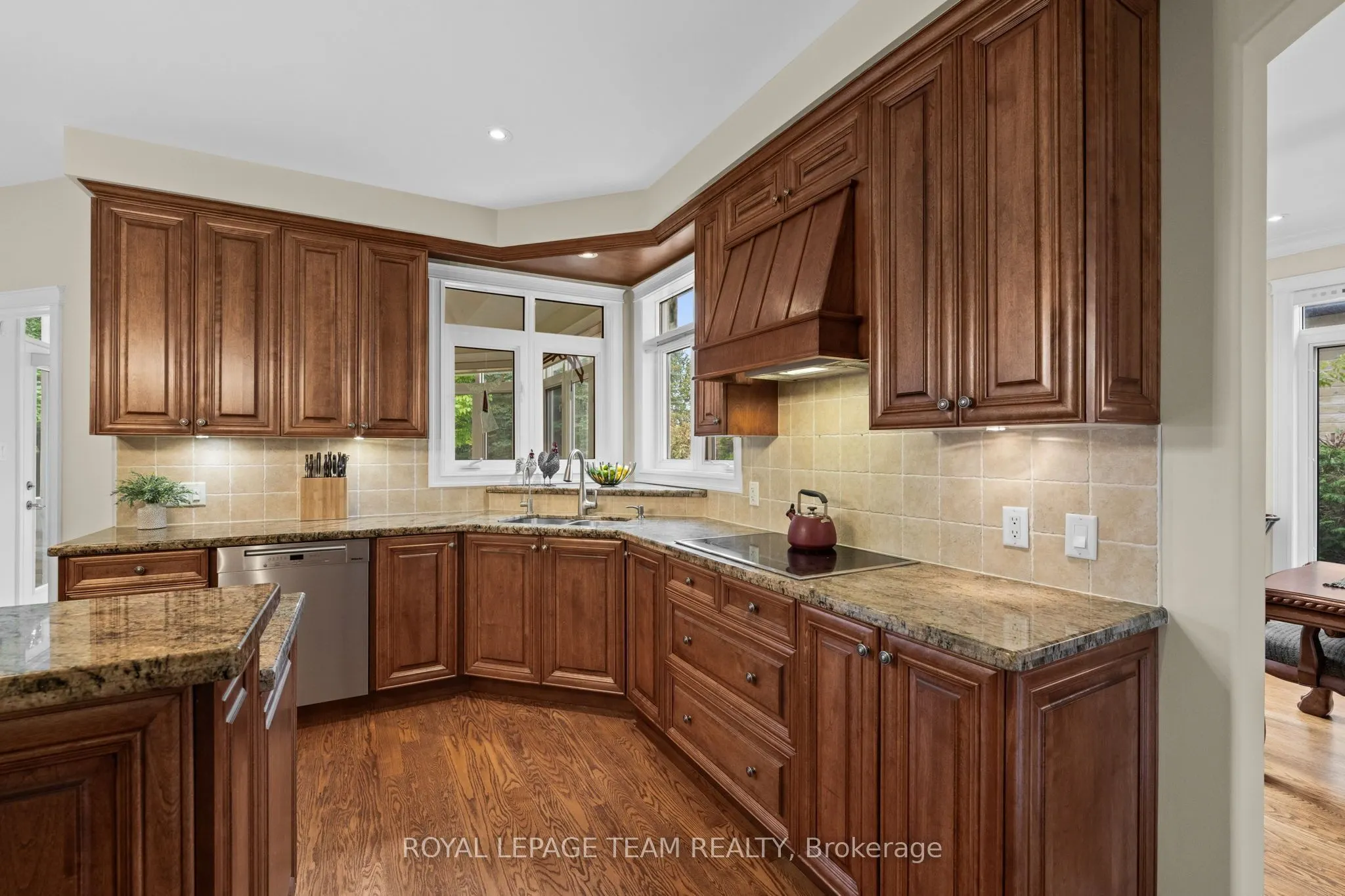 418 Lockmaster Crescent