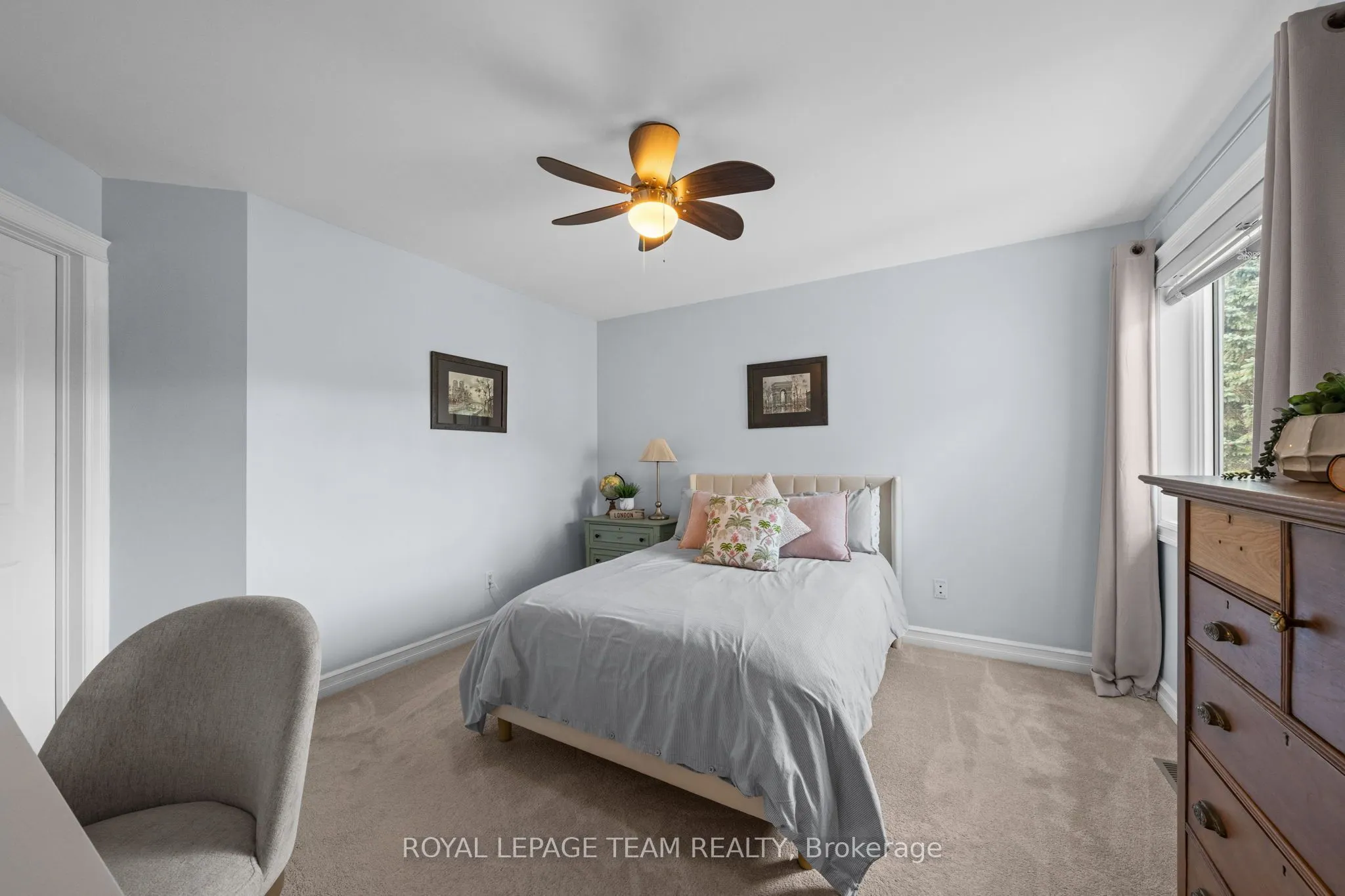 418 Lockmaster Crescent