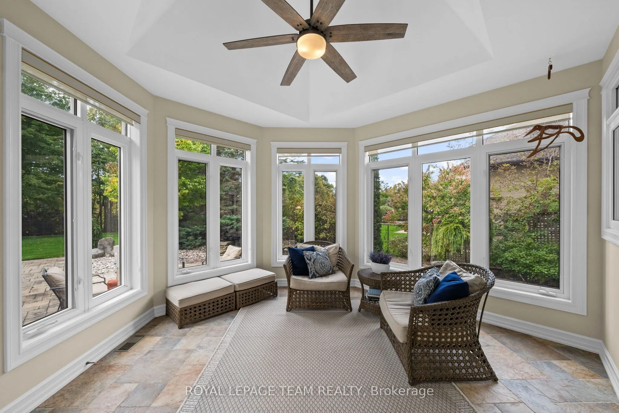 418 Lockmaster Crescent