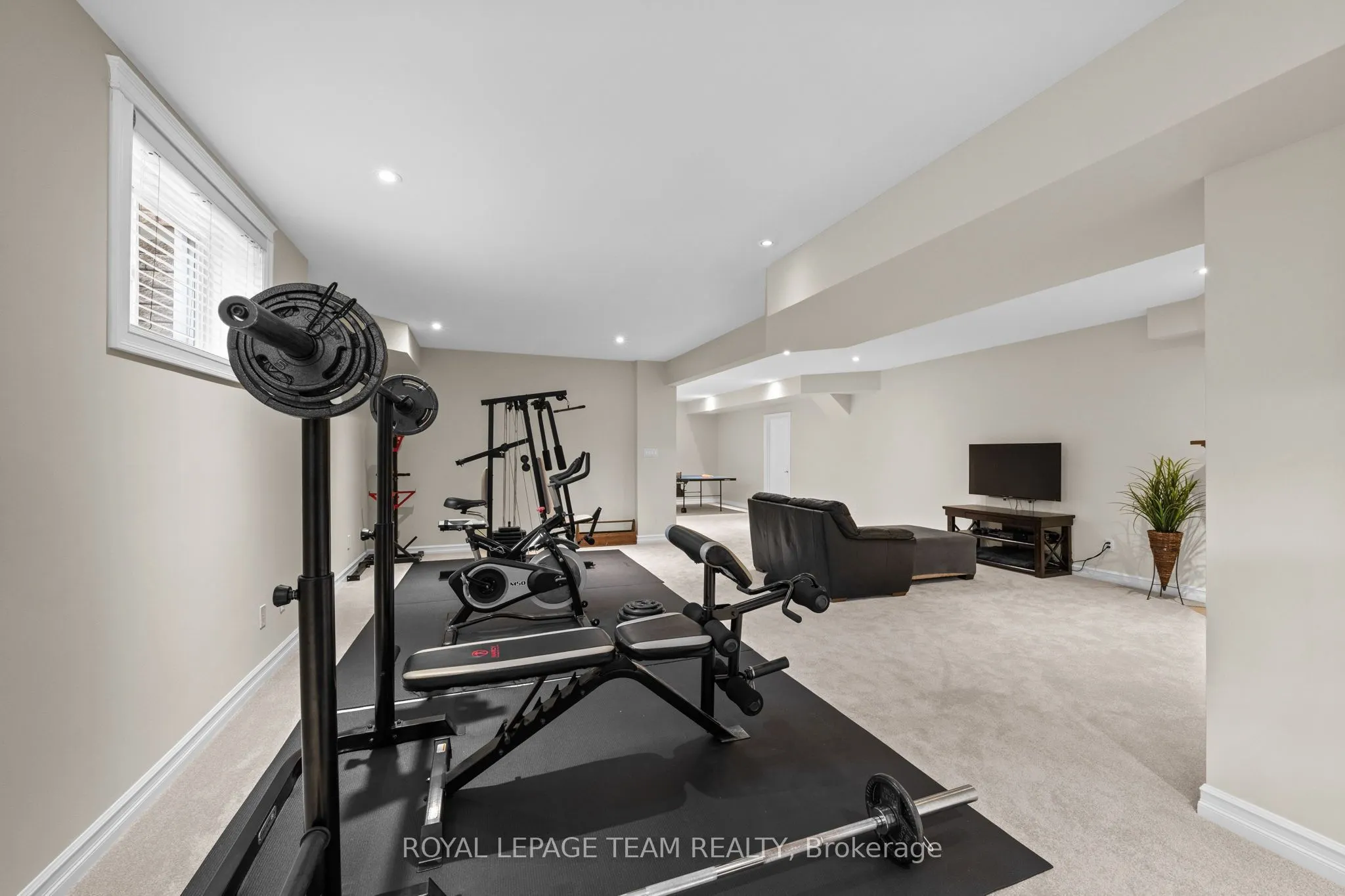 418 Lockmaster Crescent