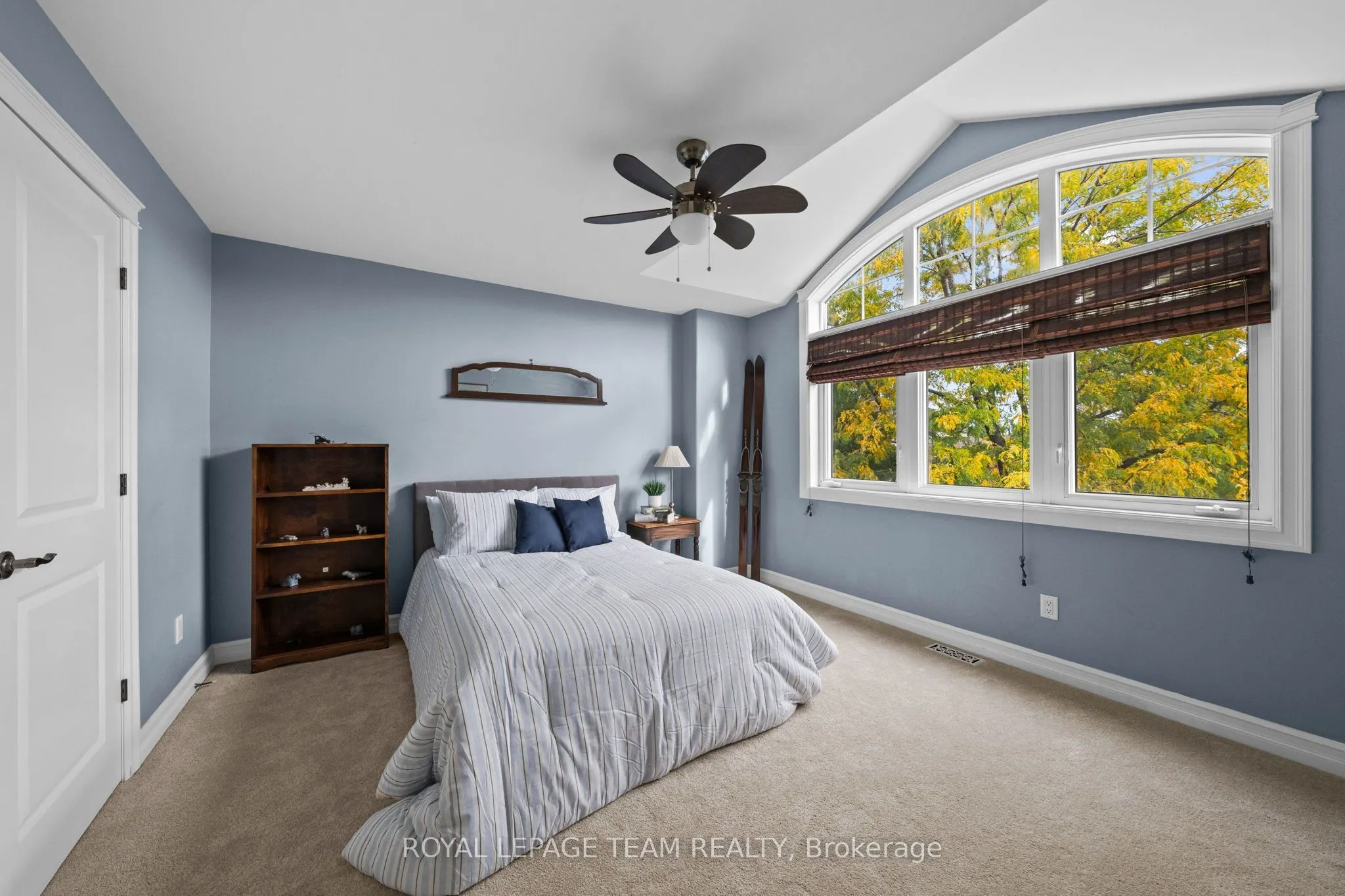 418 Lockmaster Crescent