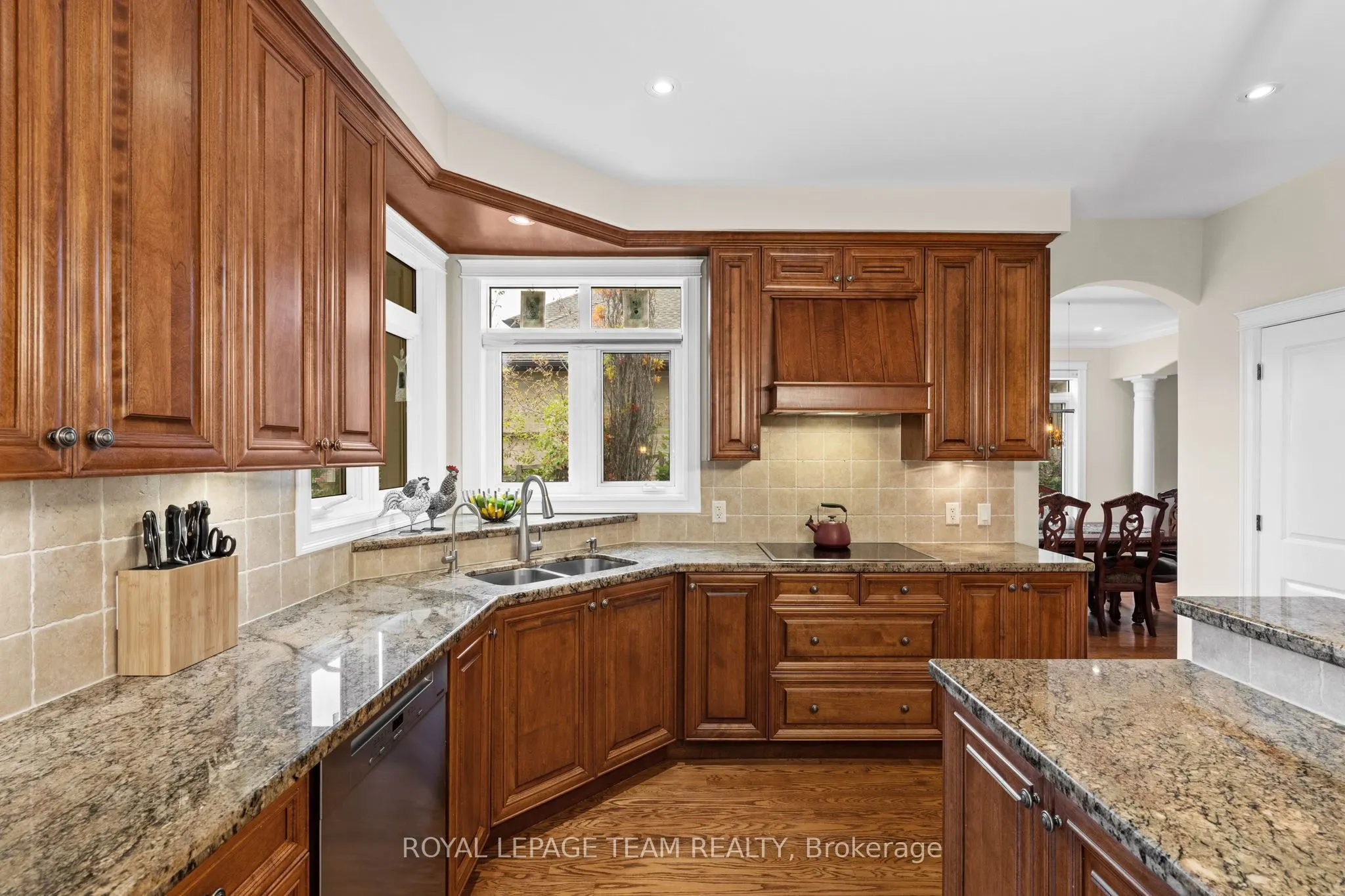 418 Lockmaster Crescent