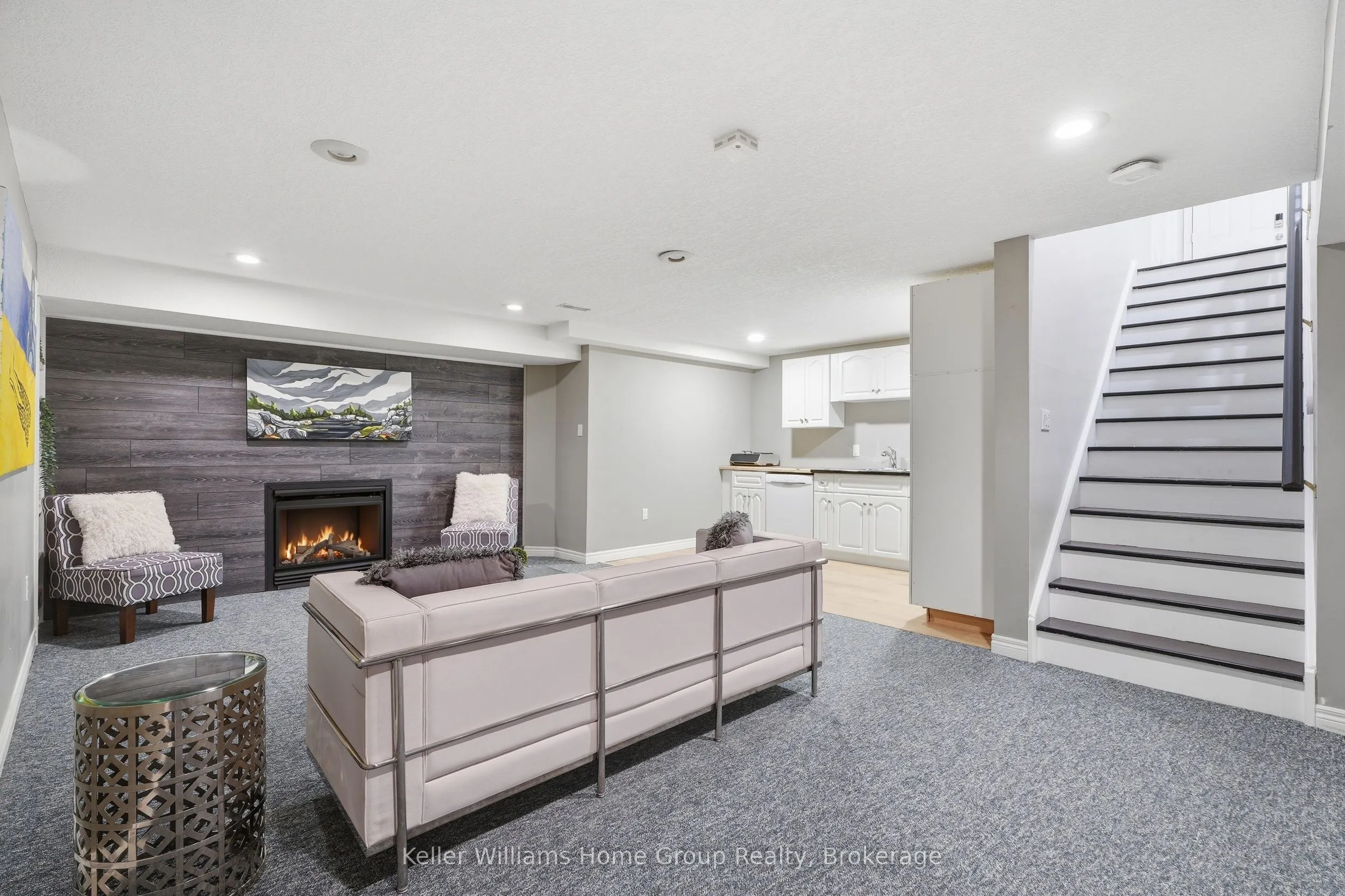 1194 Hunt Club Road