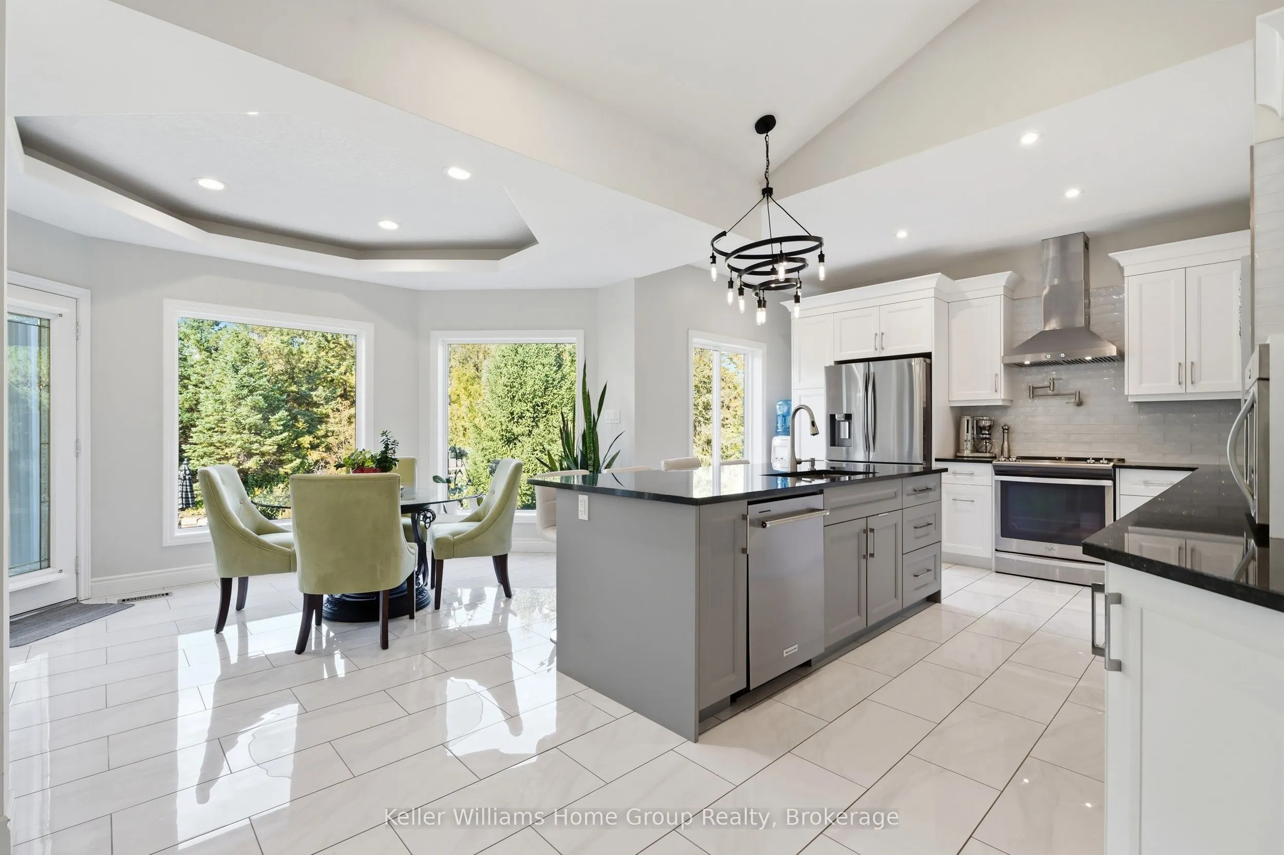 1194 Hunt Club Road